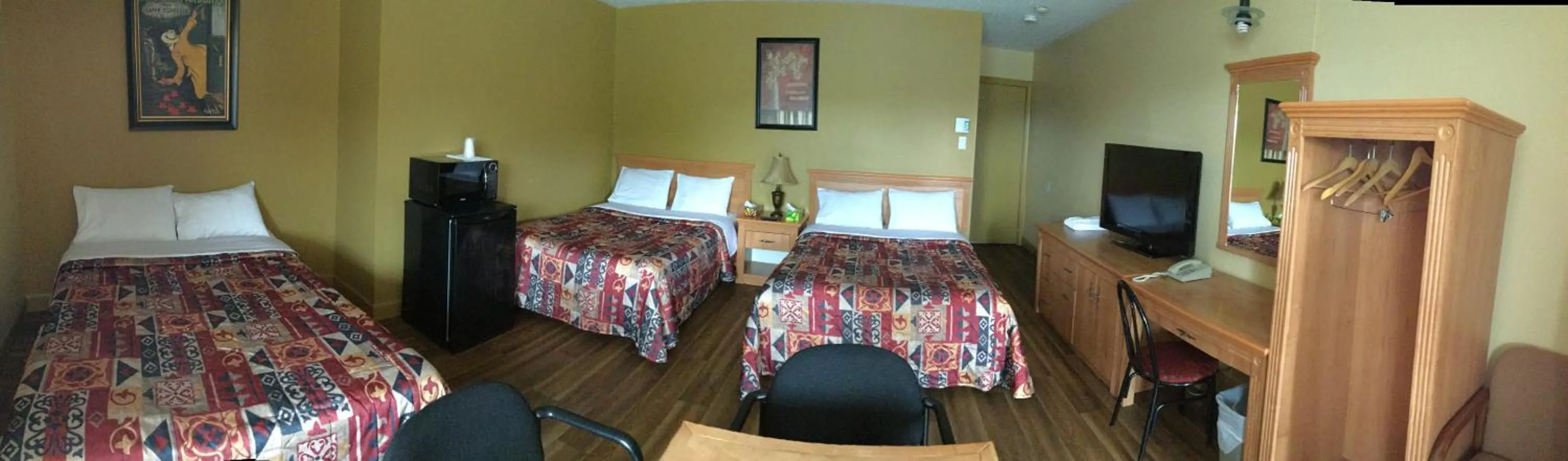Photo of the whole room, Bed in Hotel Motel Hospitalité