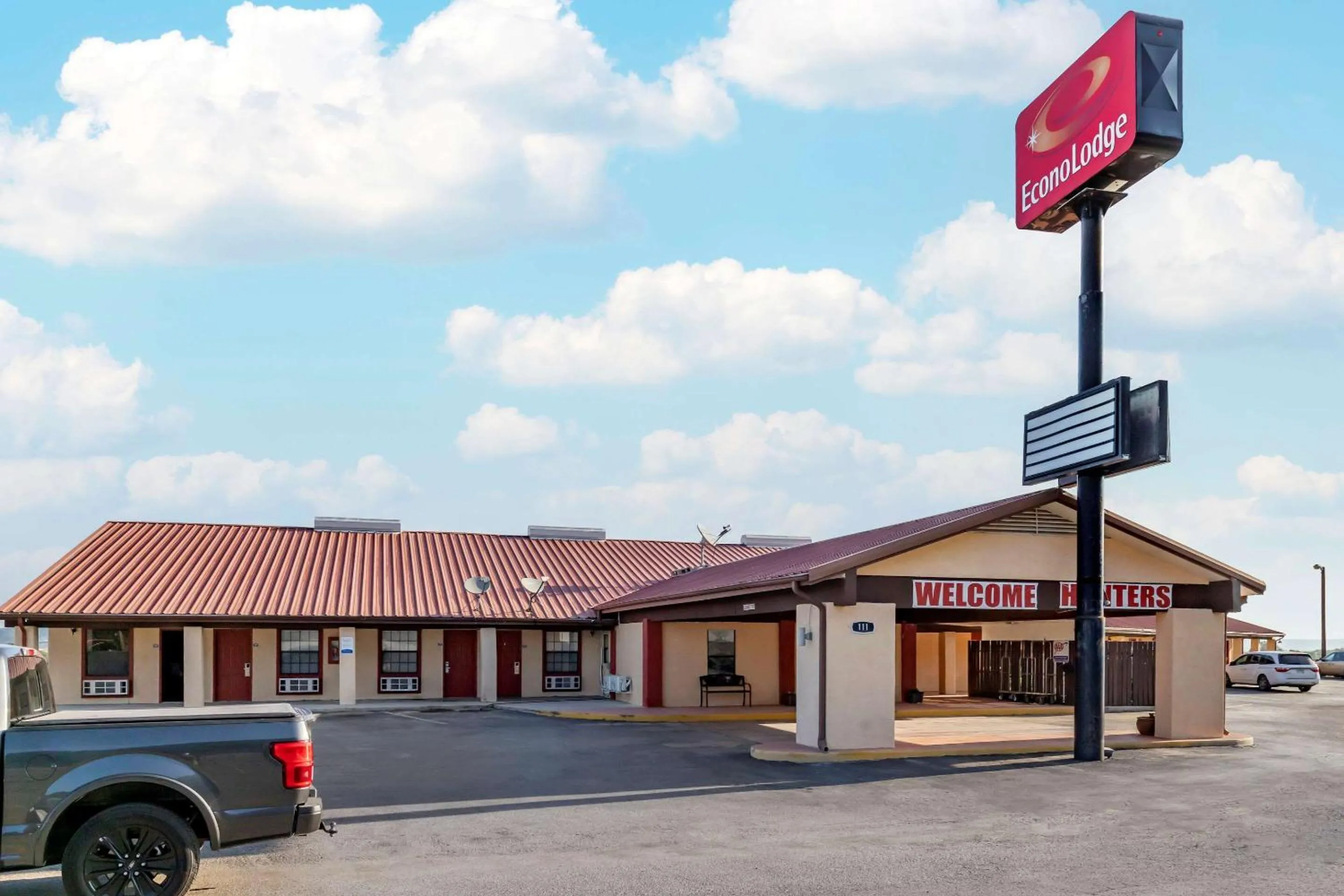 Property Building in Econolodge Junction