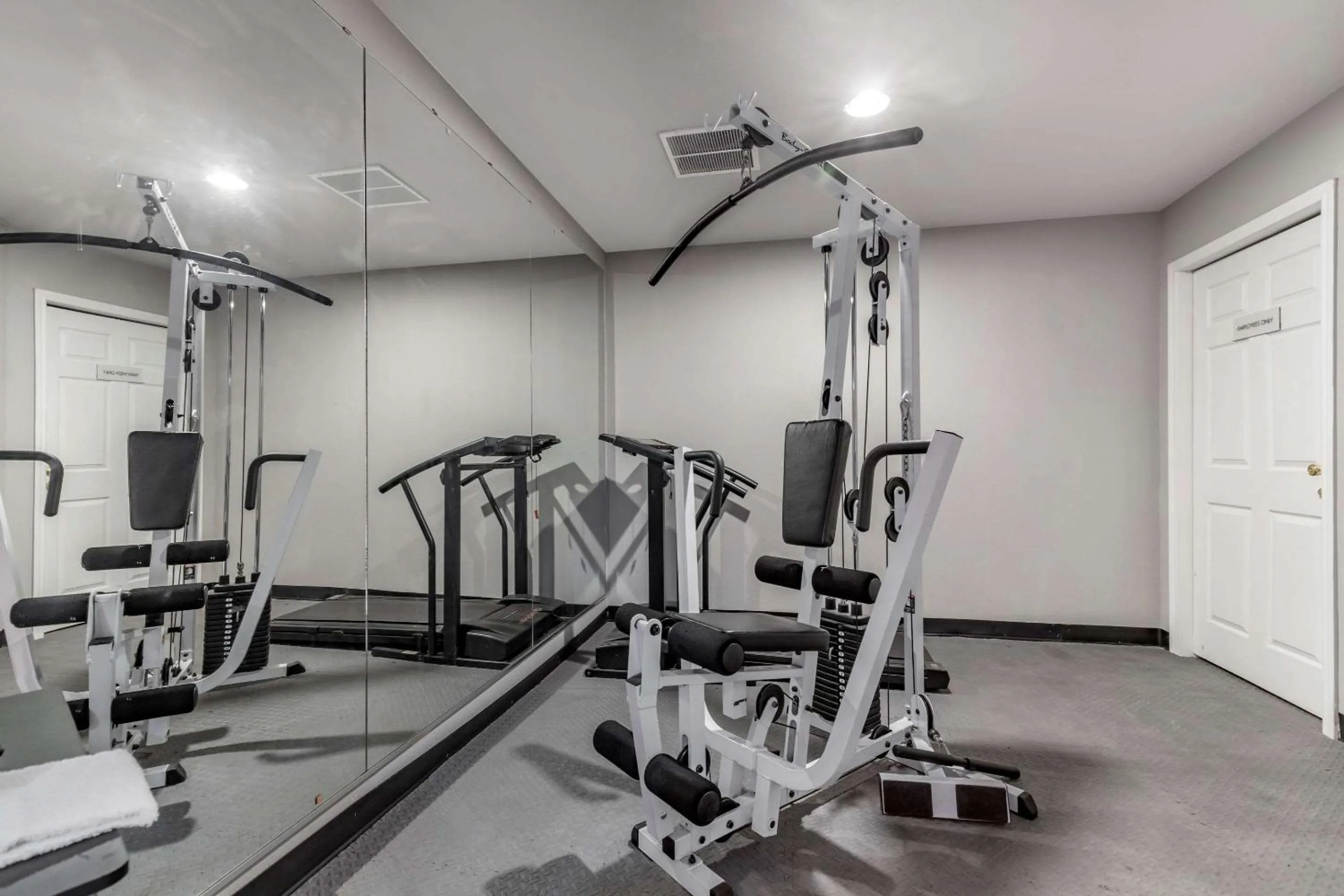 Fitness centre/facilities, Fitness Center/Facilities in Econolodge Junction