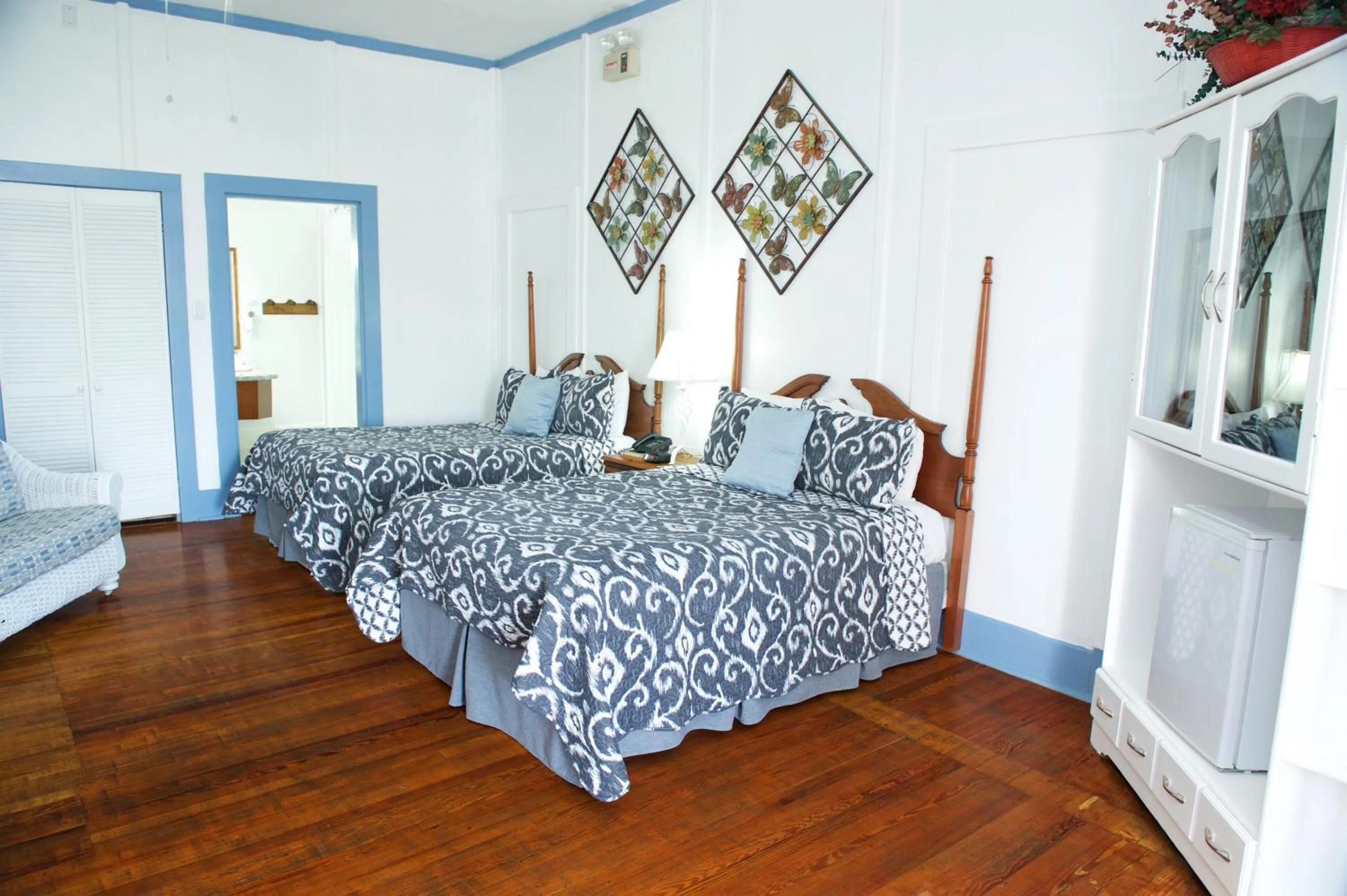 Photo of the whole room, Bed in The Great House Inn