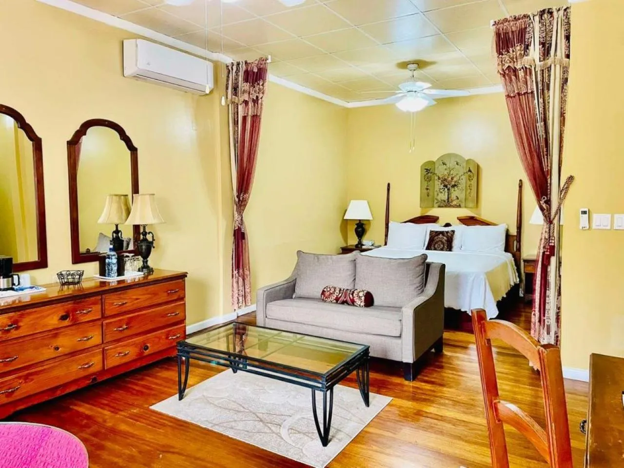 Bedroom, Bed in The Great House Inn