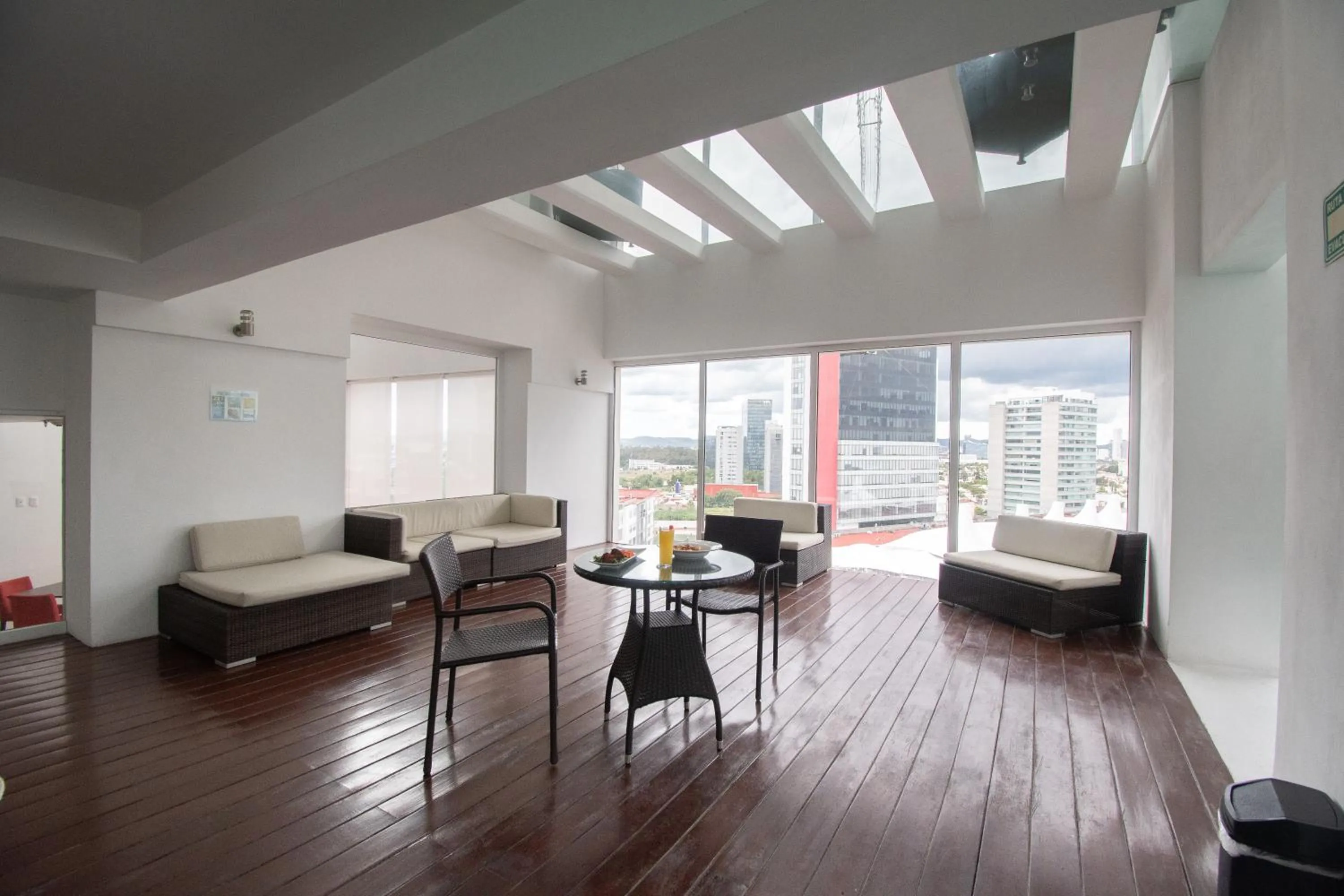 Swimming pool in La Quinta by Wyndham Puebla Palmas Angelopolis