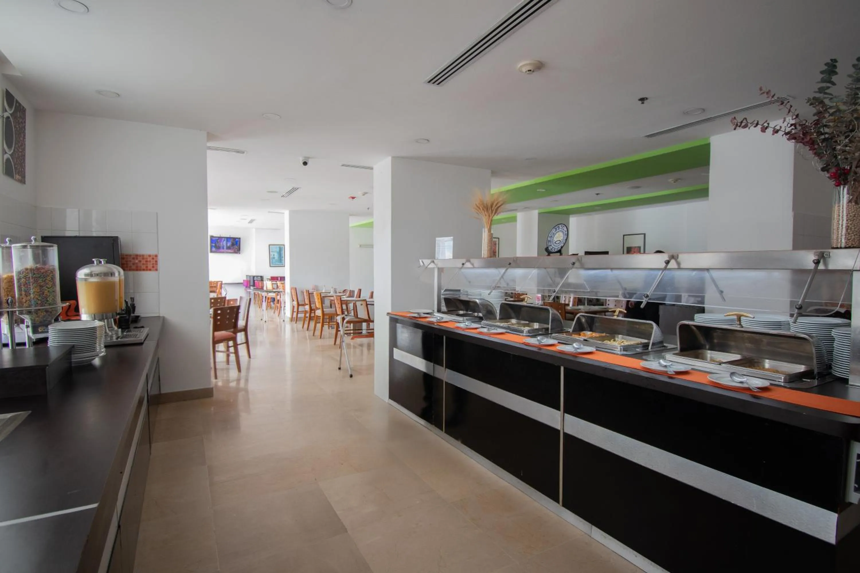 Restaurant/places to eat in La Quinta by Wyndham Puebla Palmas Angelopolis