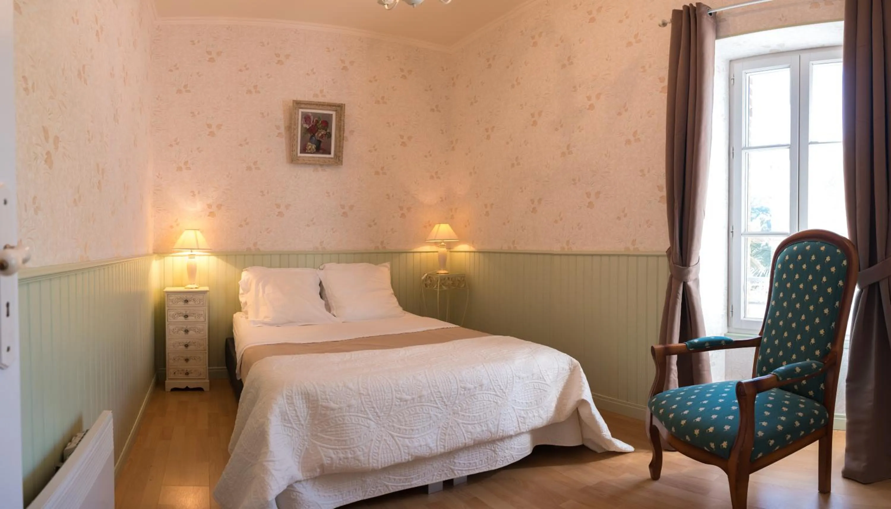 Bedroom, Bed in Les Magnolias holiday homes