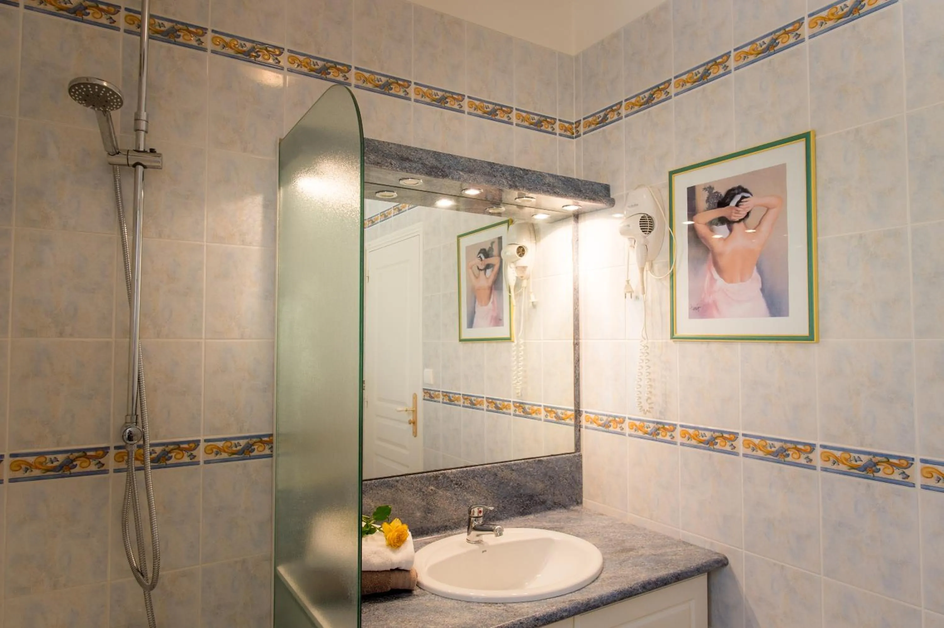 Bathroom in Les Magnolias holiday homes