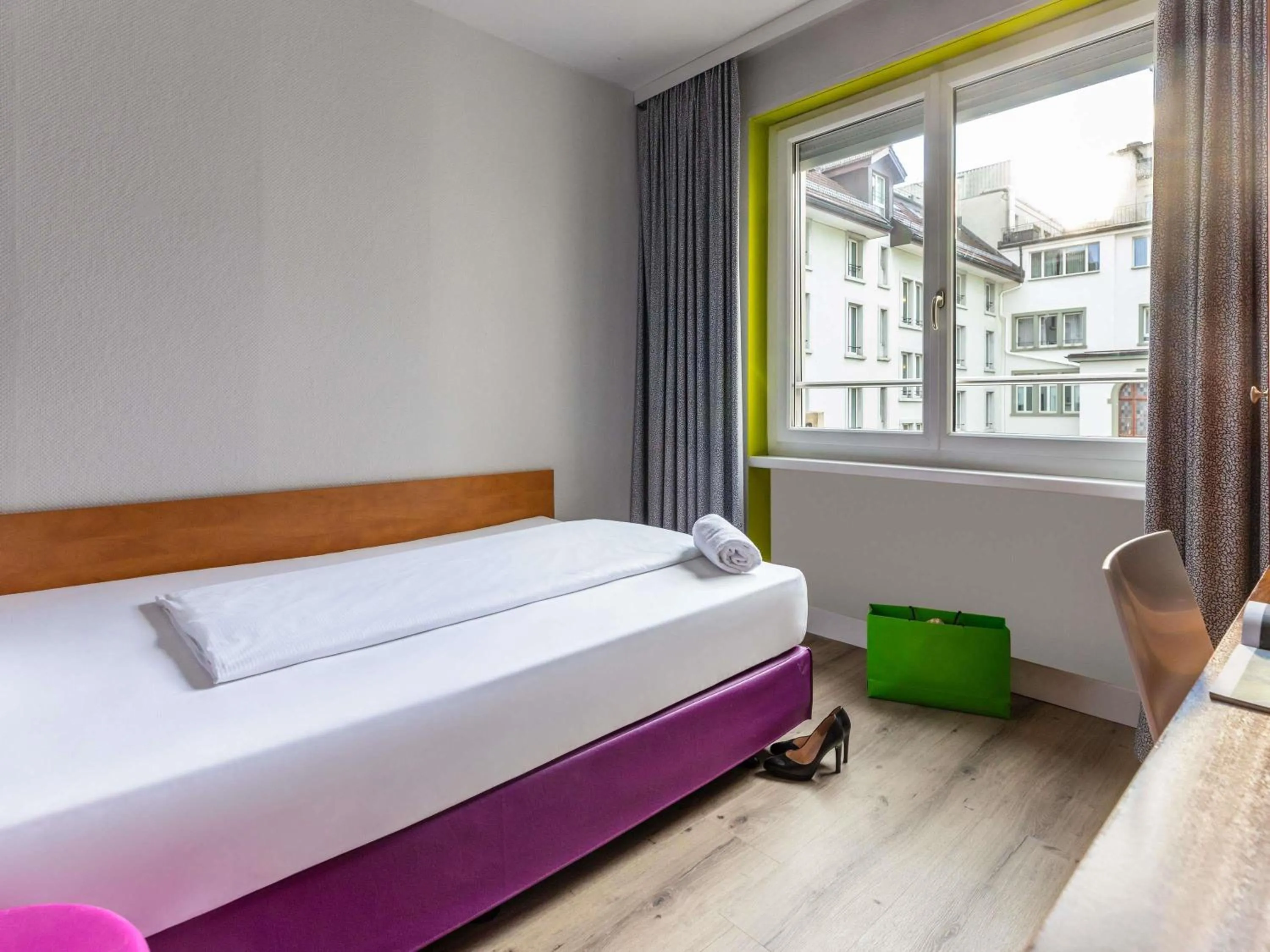 Bedroom, Bed in ibis Styles Luzern