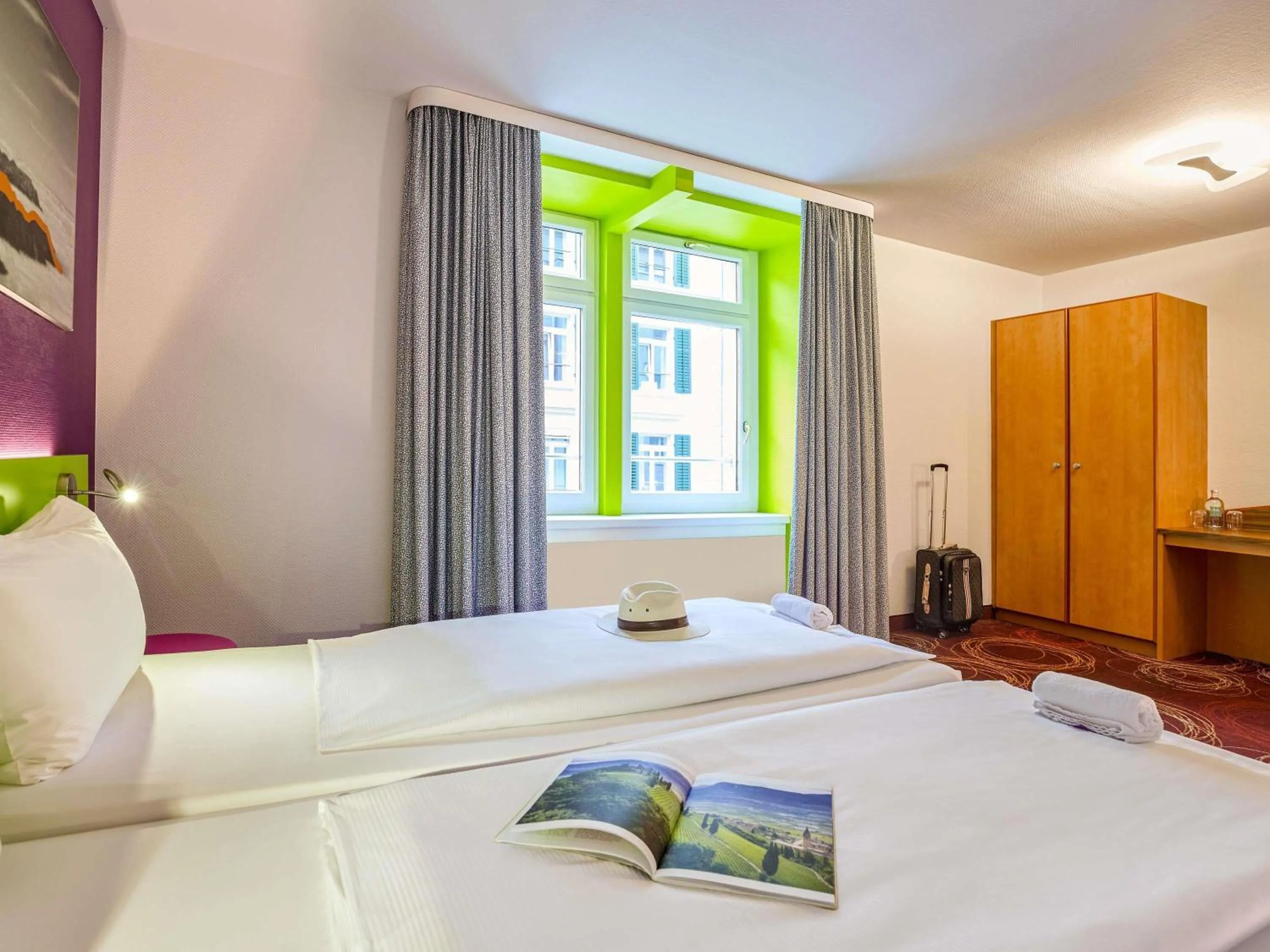 Bedroom, Bed in ibis Styles Luzern