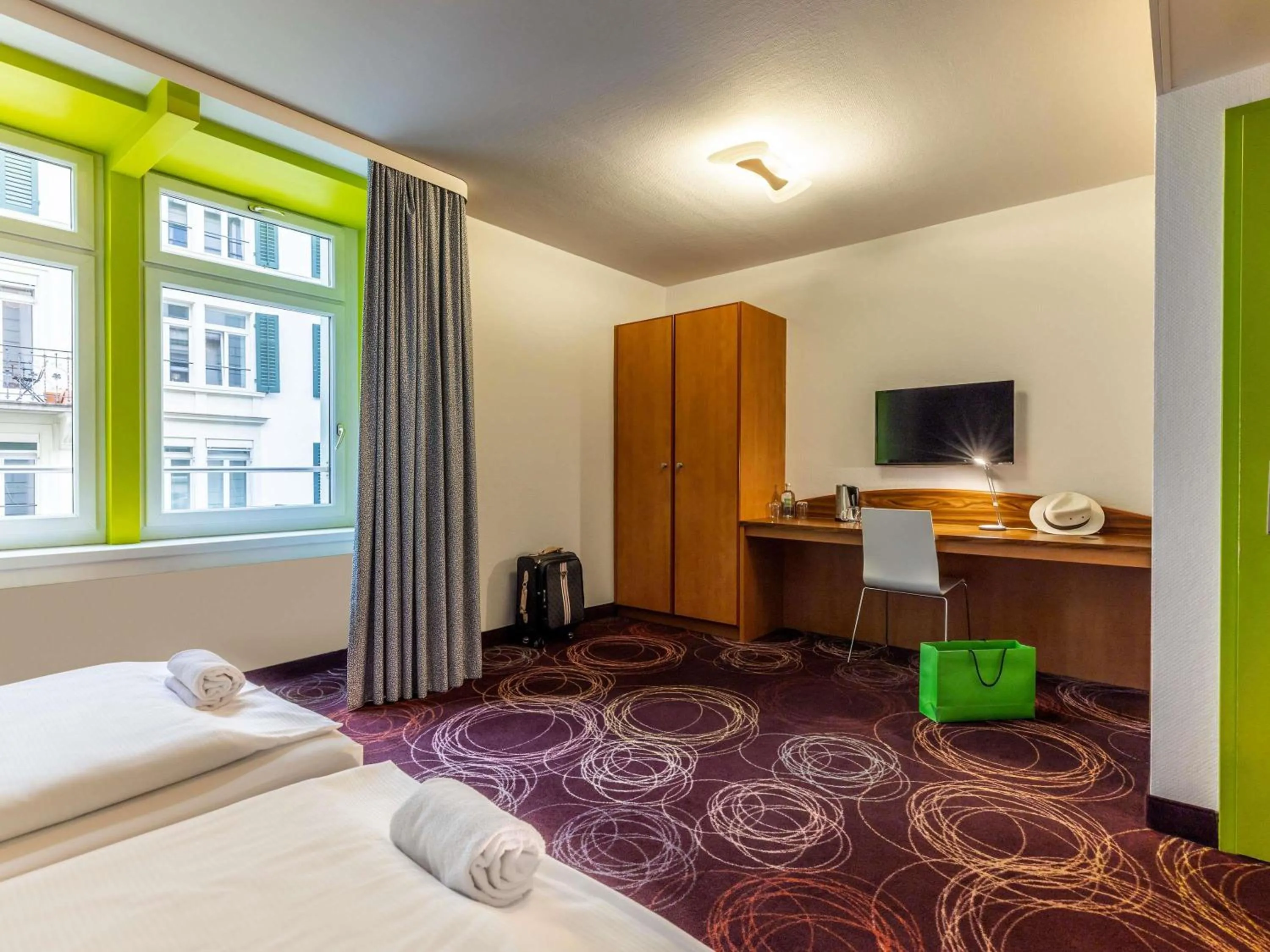 Bedroom, Bed in ibis Styles Luzern