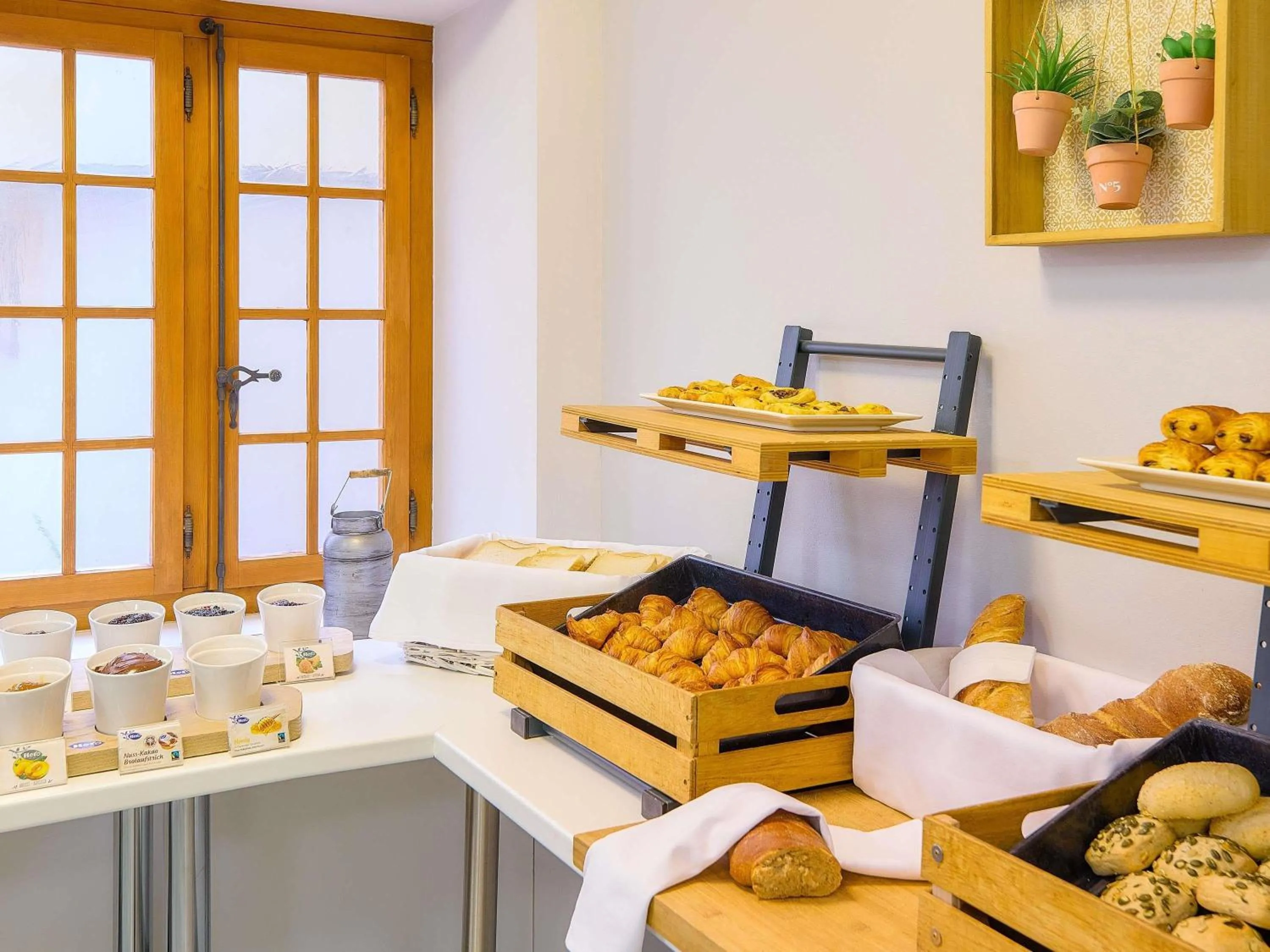 Breakfast in ibis Styles Luzern