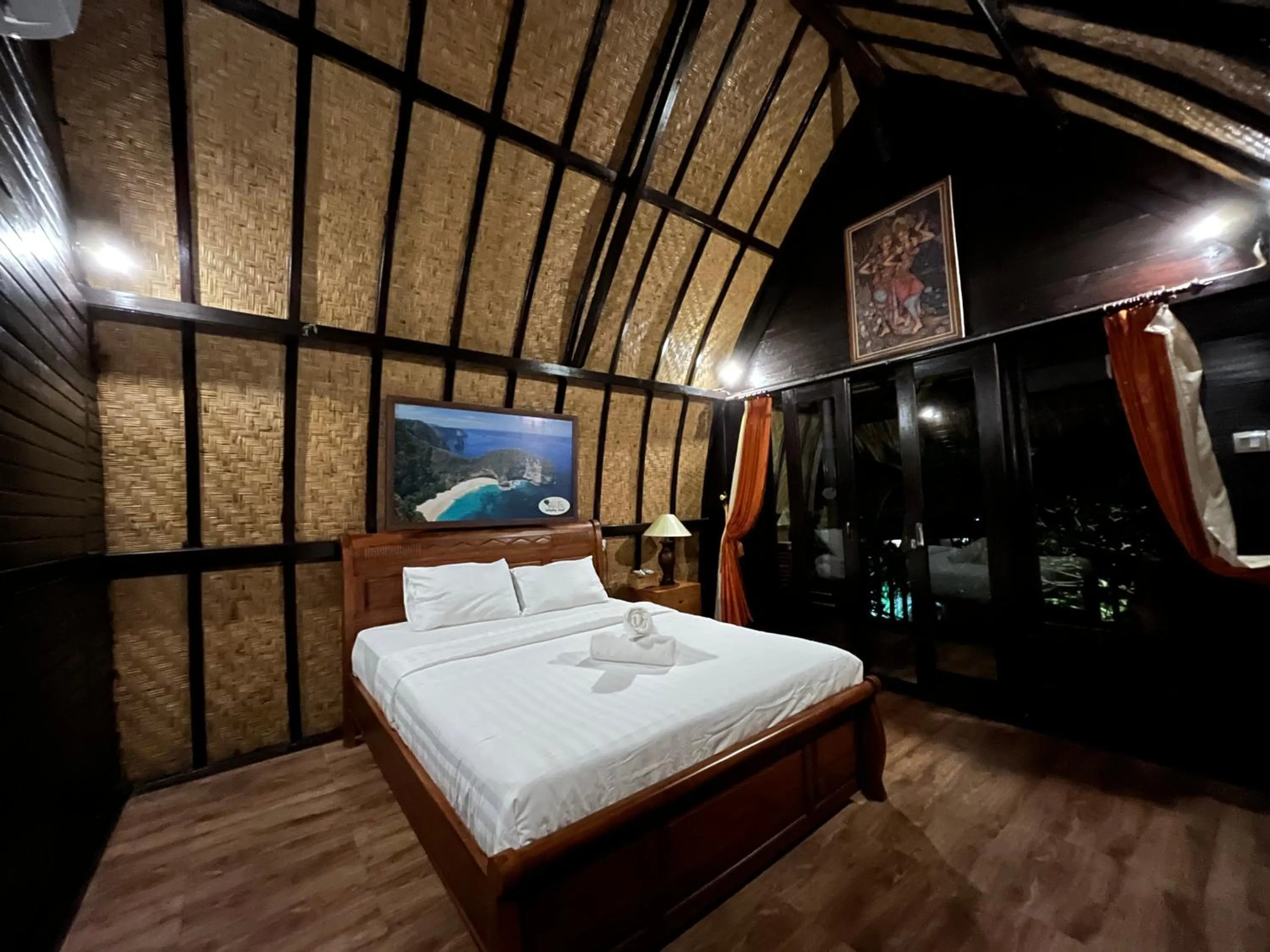 Bed in Holy Hills Bungalow Nusa Penida