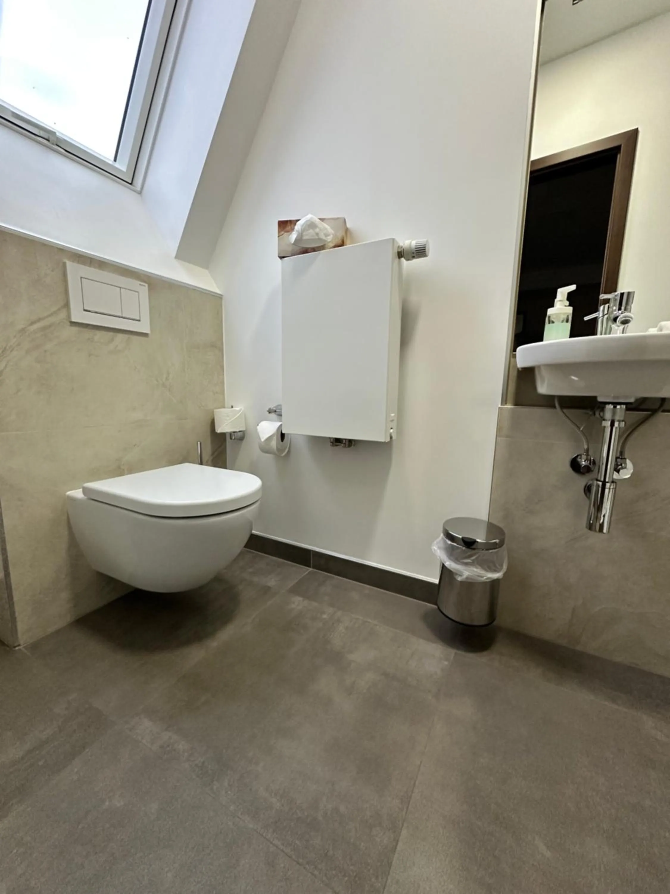 Toilet in Hotel Am Markt