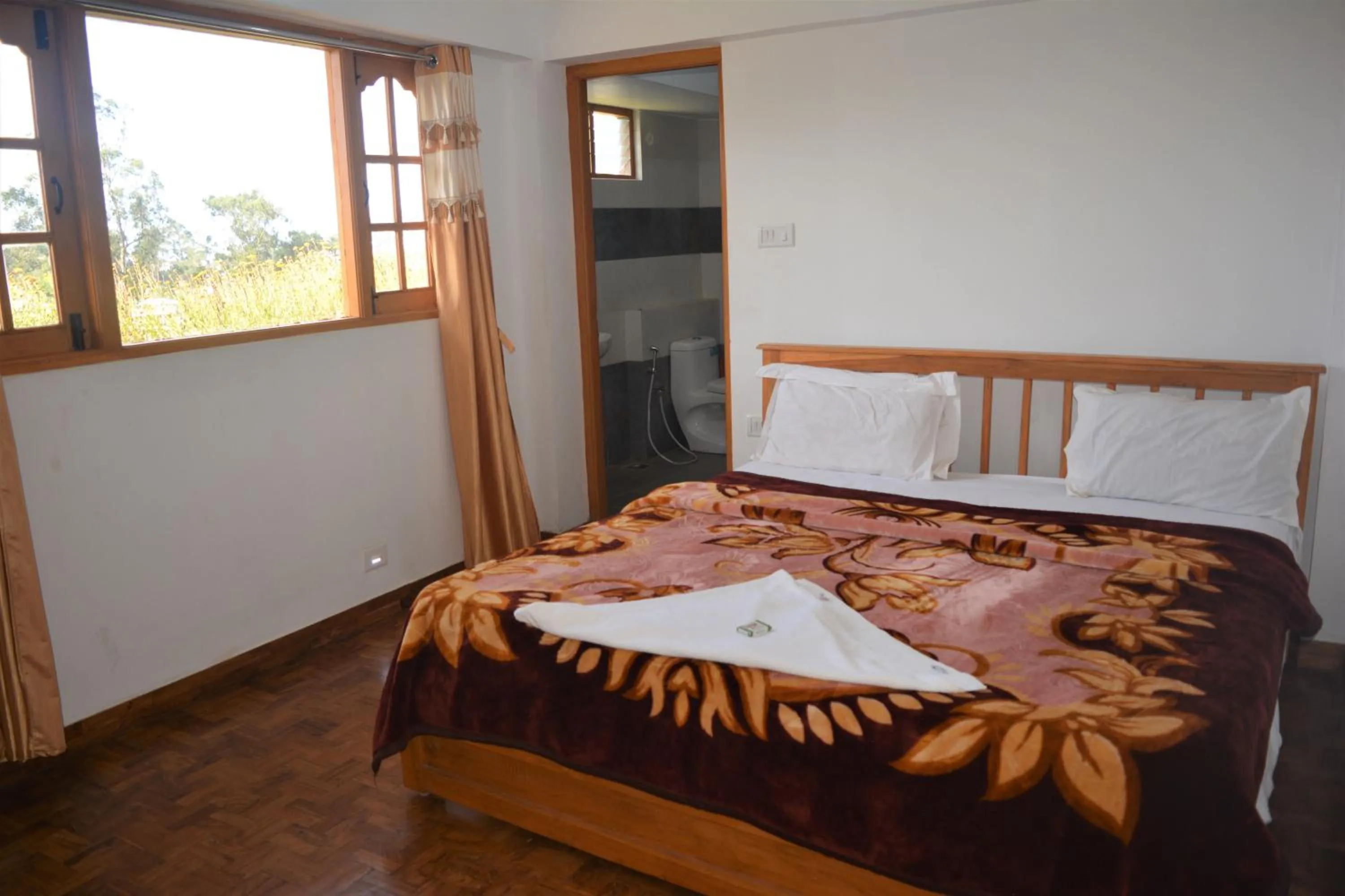 Bed in Pears Garden Royal Suite