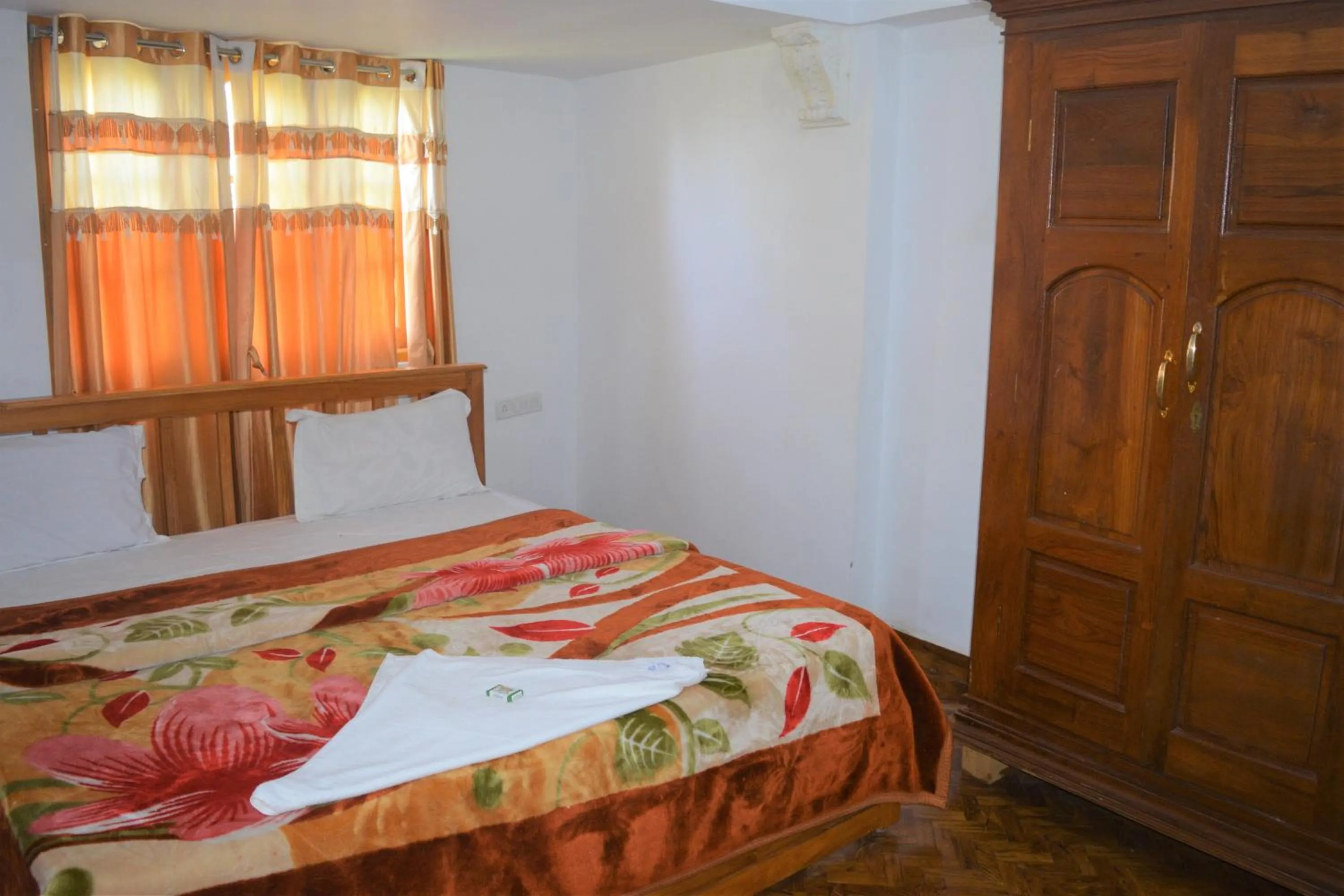 Bed in Pears Garden Royal Suite