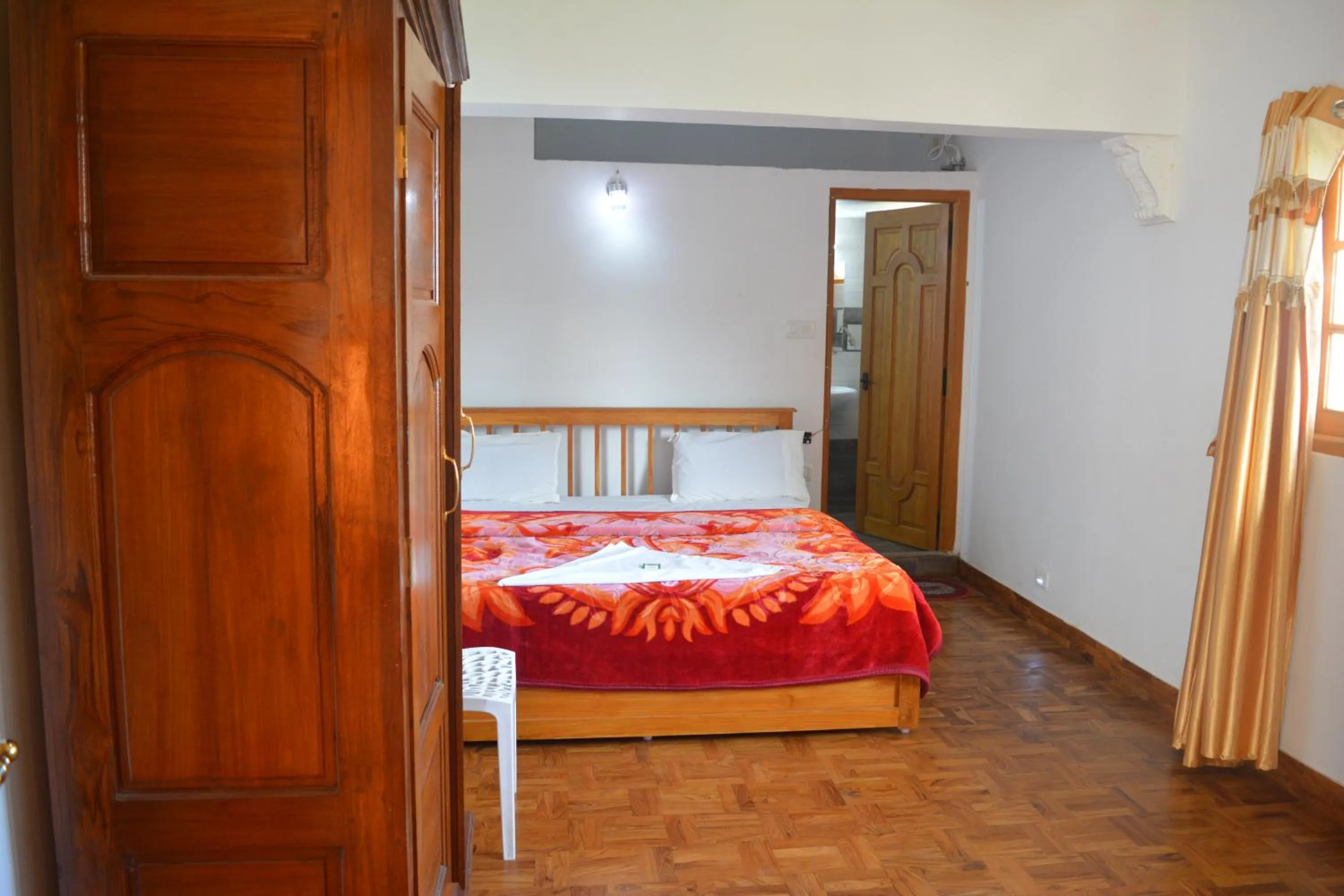 Bed in Pears Garden Royal Suite