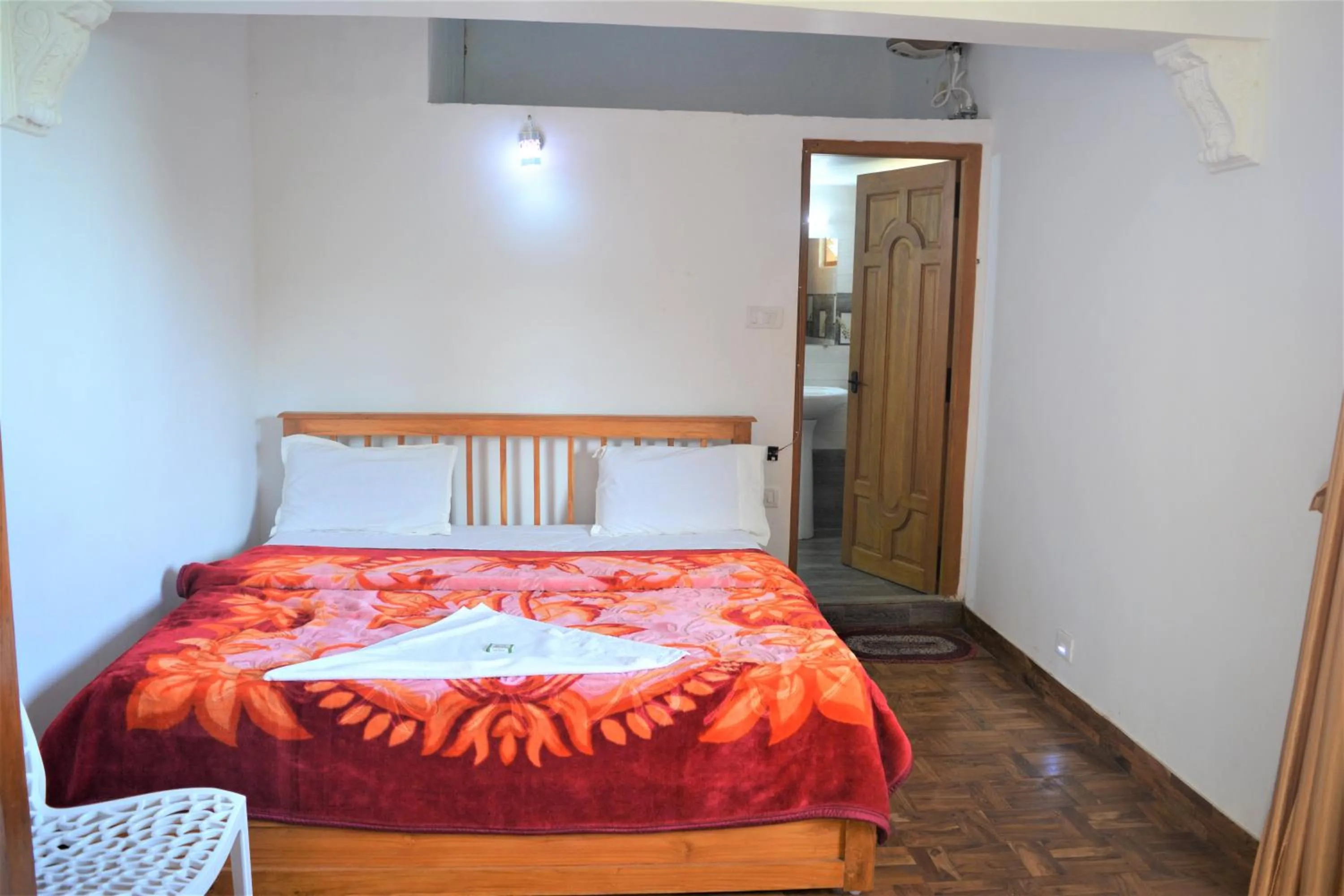 Bed in Pears Garden Royal Suite