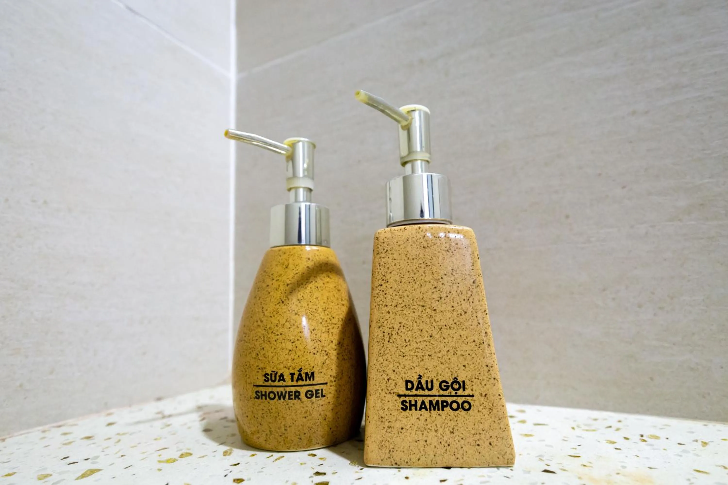 Shower in Cola's Homestay