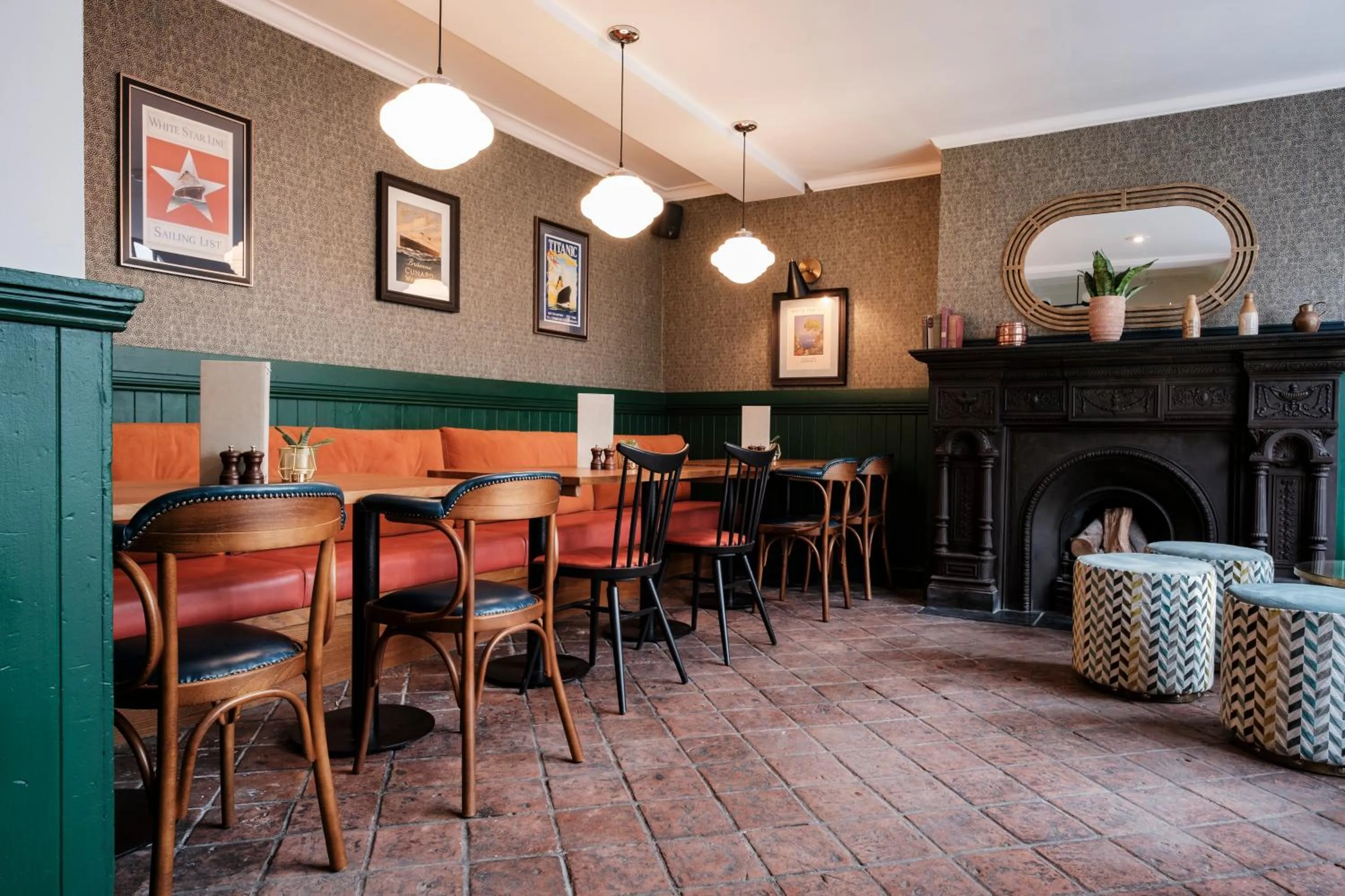 Lounge or bar in The White Star Tavern