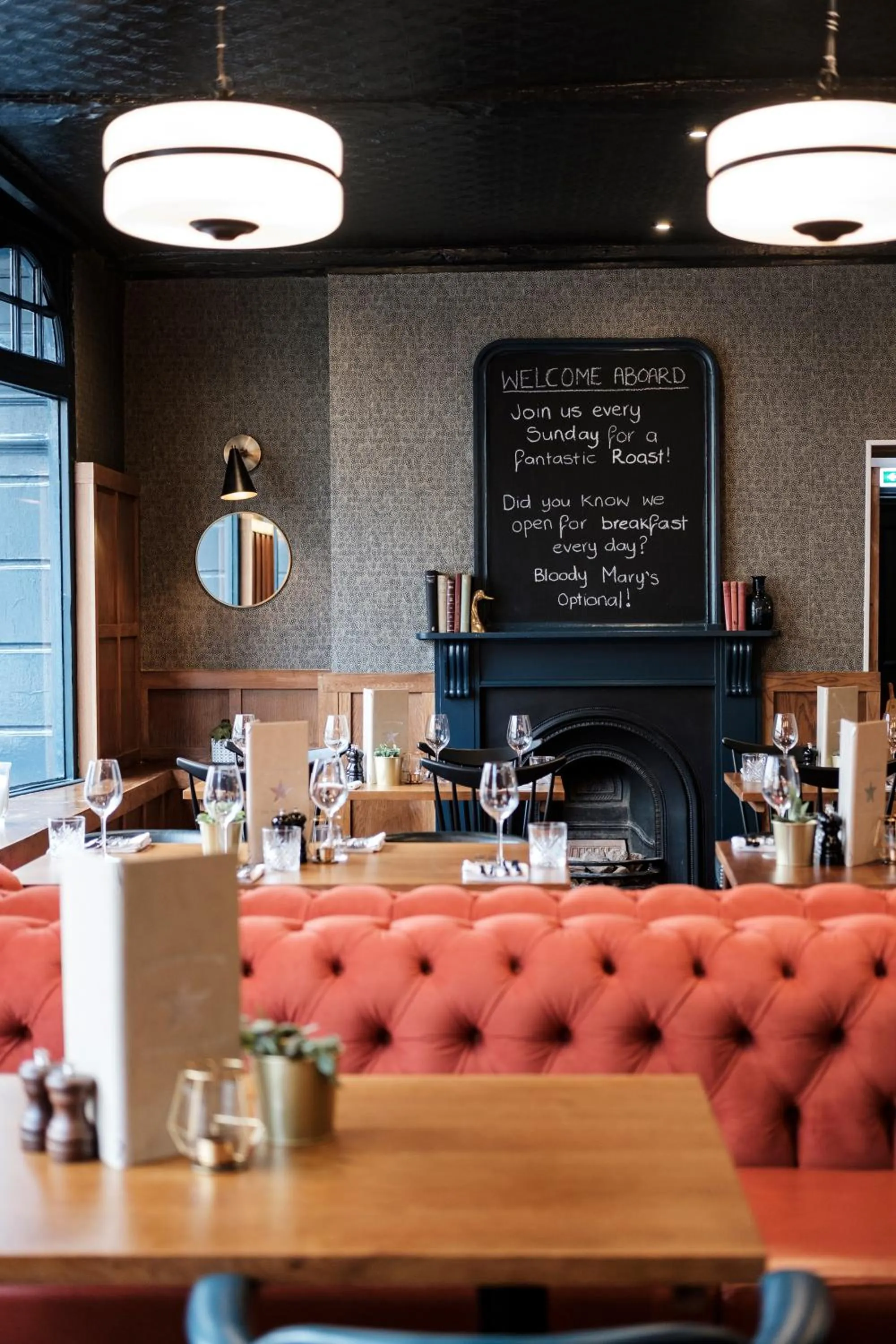 Food and drinks in The White Star Tavern