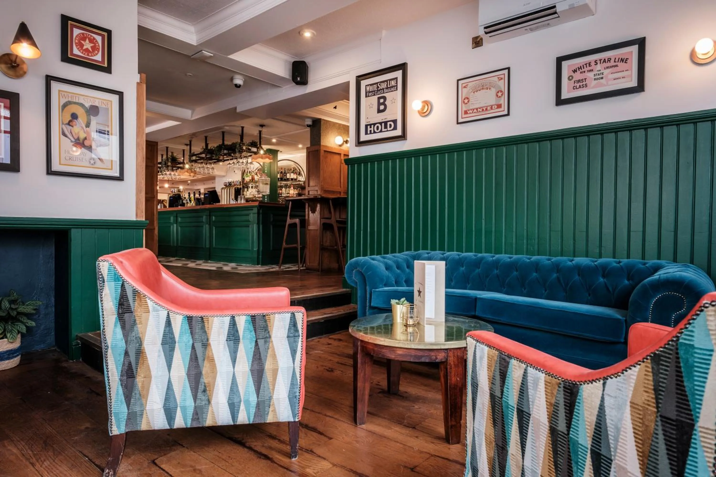 Lounge or bar in The White Star Tavern