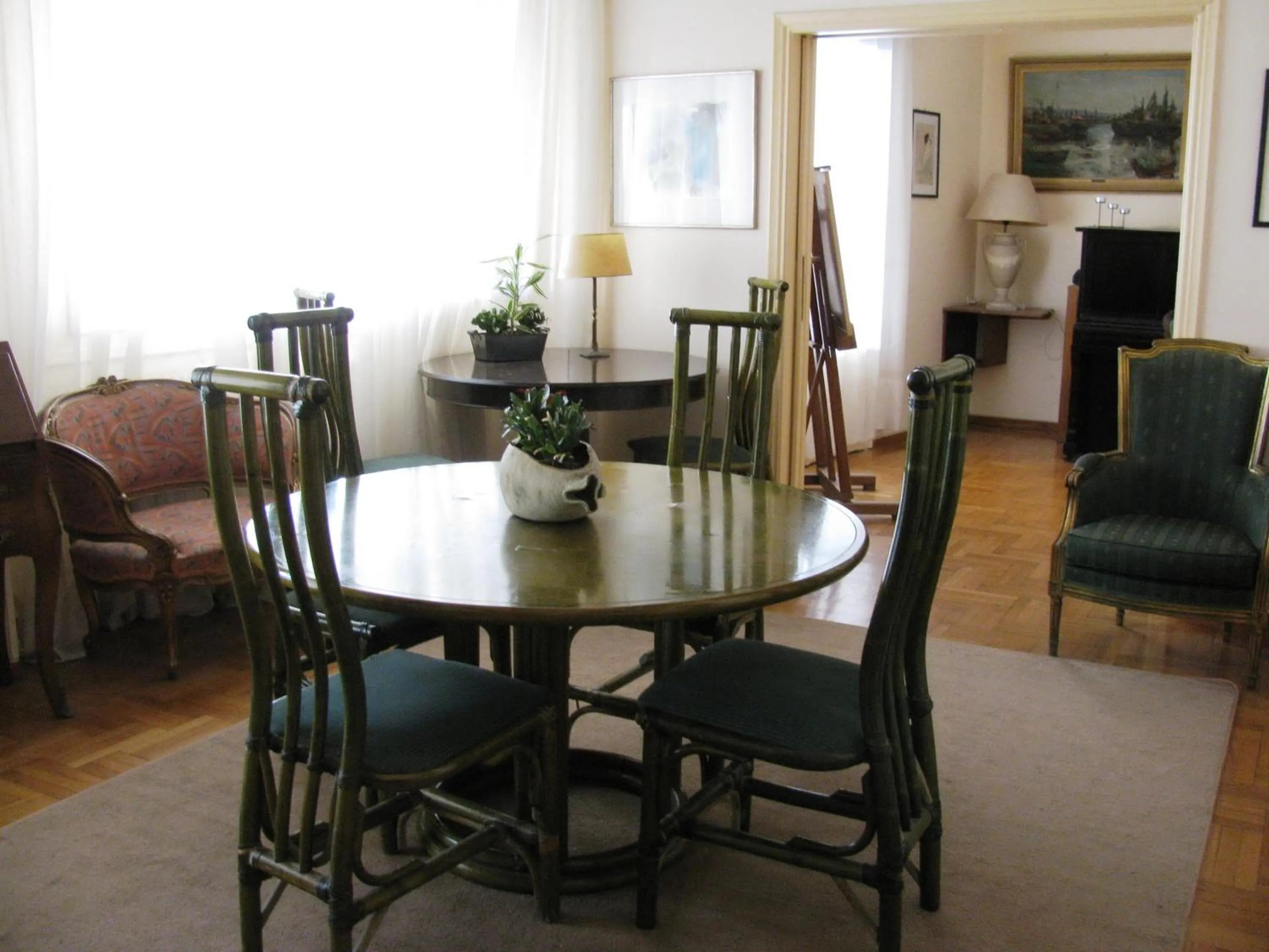 Lounge or bar in Art Gallery Hotel