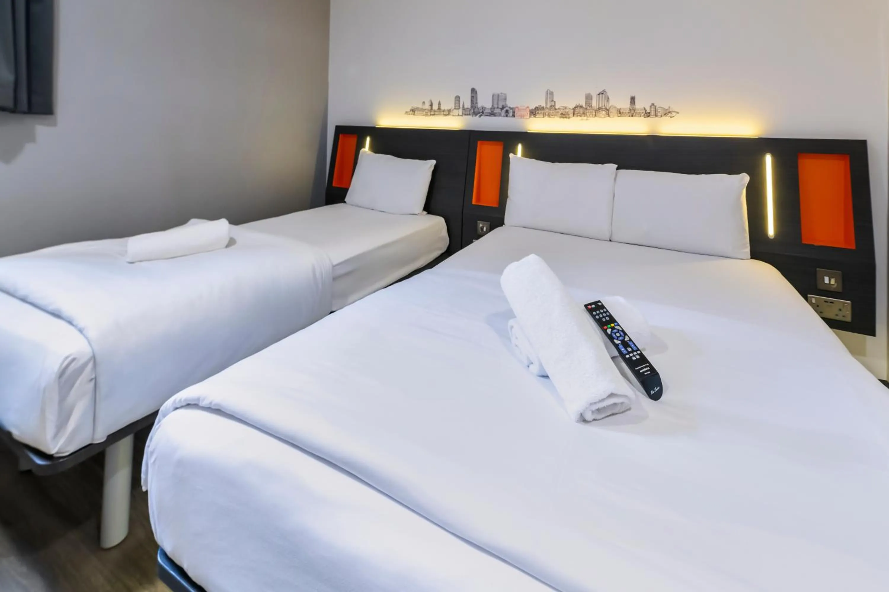 Bedroom, Bed in easyHotel Leeds