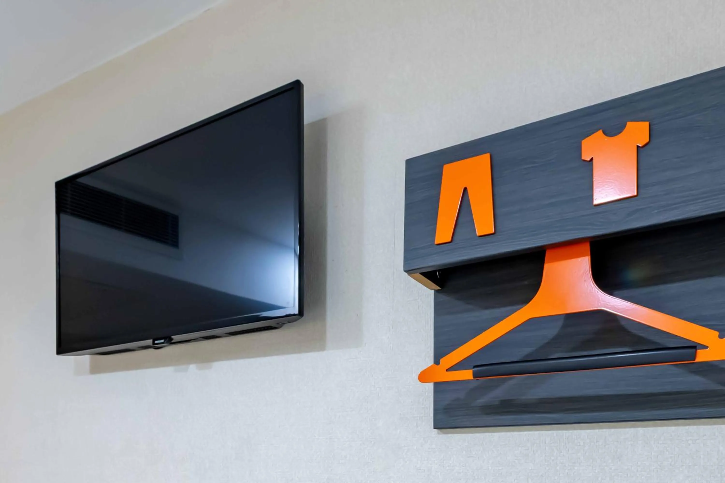 TV and multimedia in easyHotel Leeds