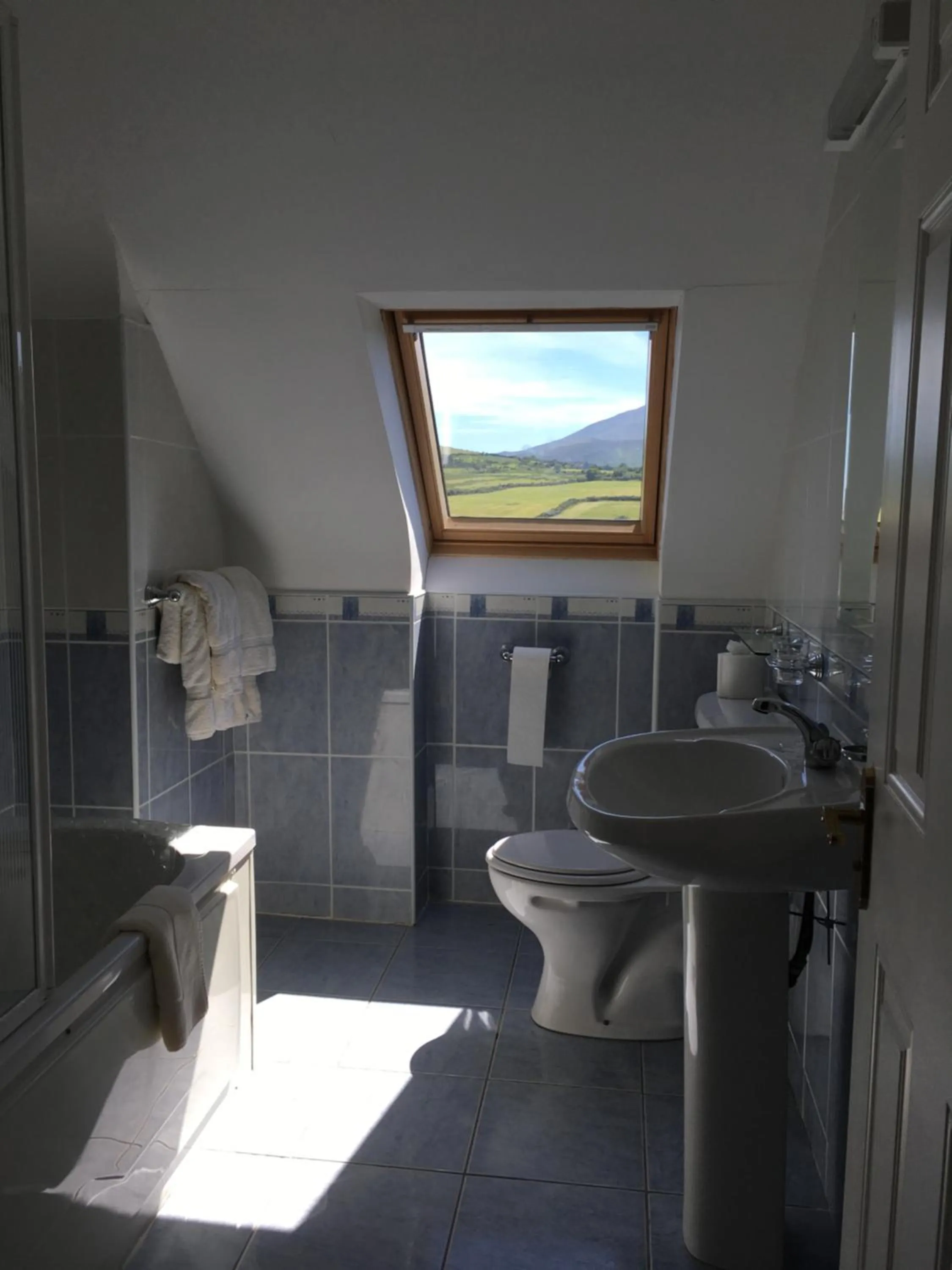 Bathroom in O'Connors Guesthouse