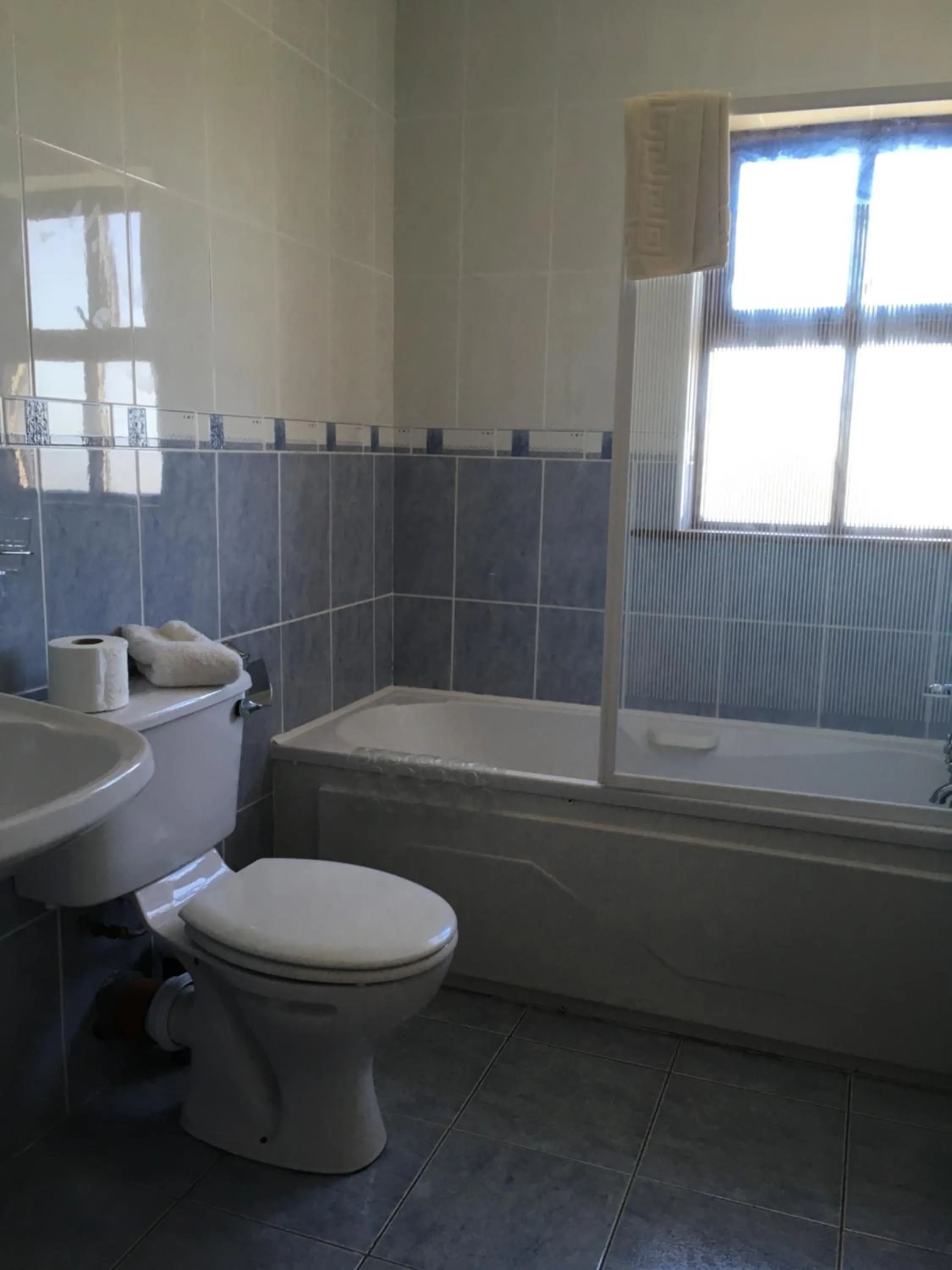 Bathroom in O'Connors Guesthouse