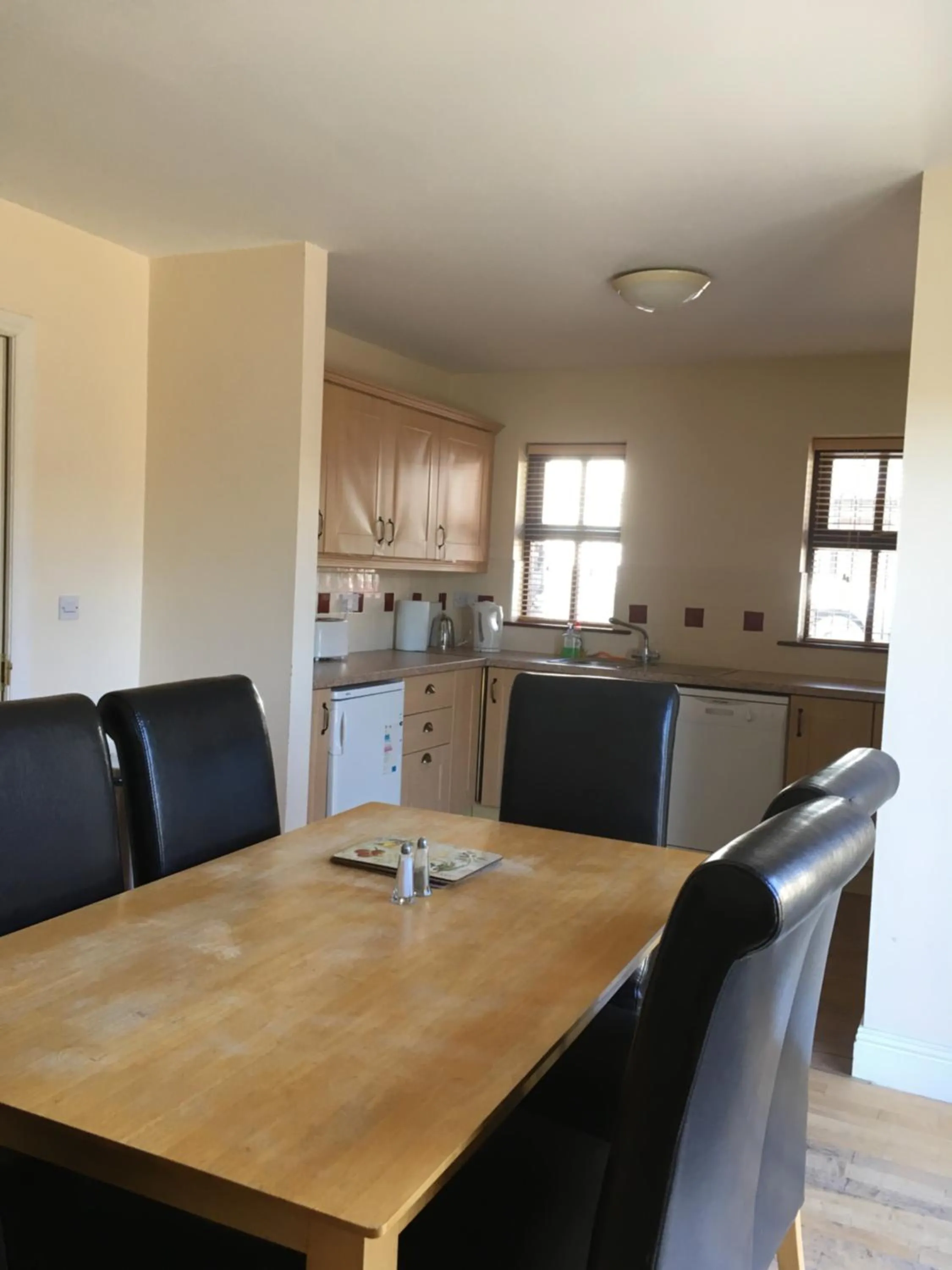 Kitchen or kitchenette in O'Connors Guesthouse