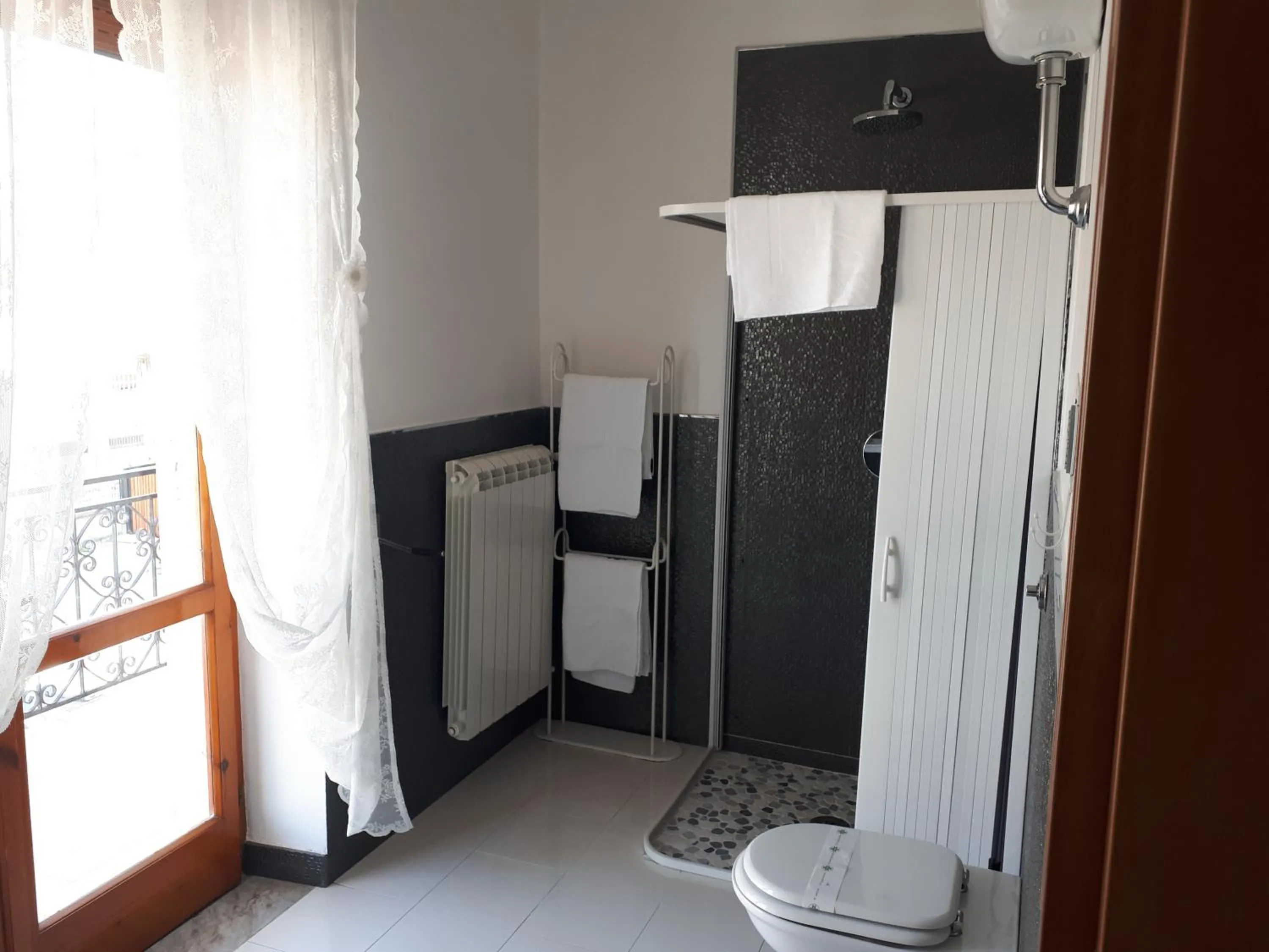 Shower in Villa Ada B&B