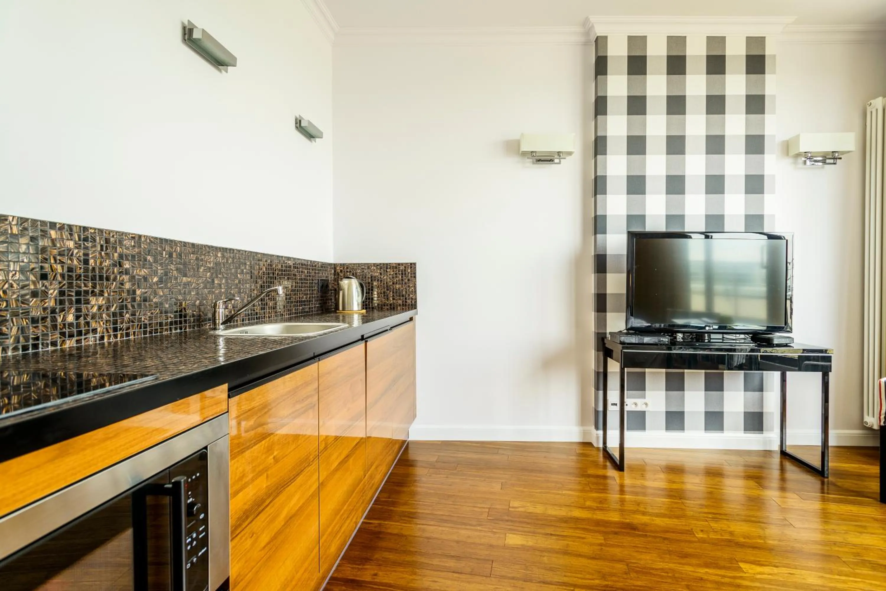 Kitchen or kitchenette in Triton Park Apartments