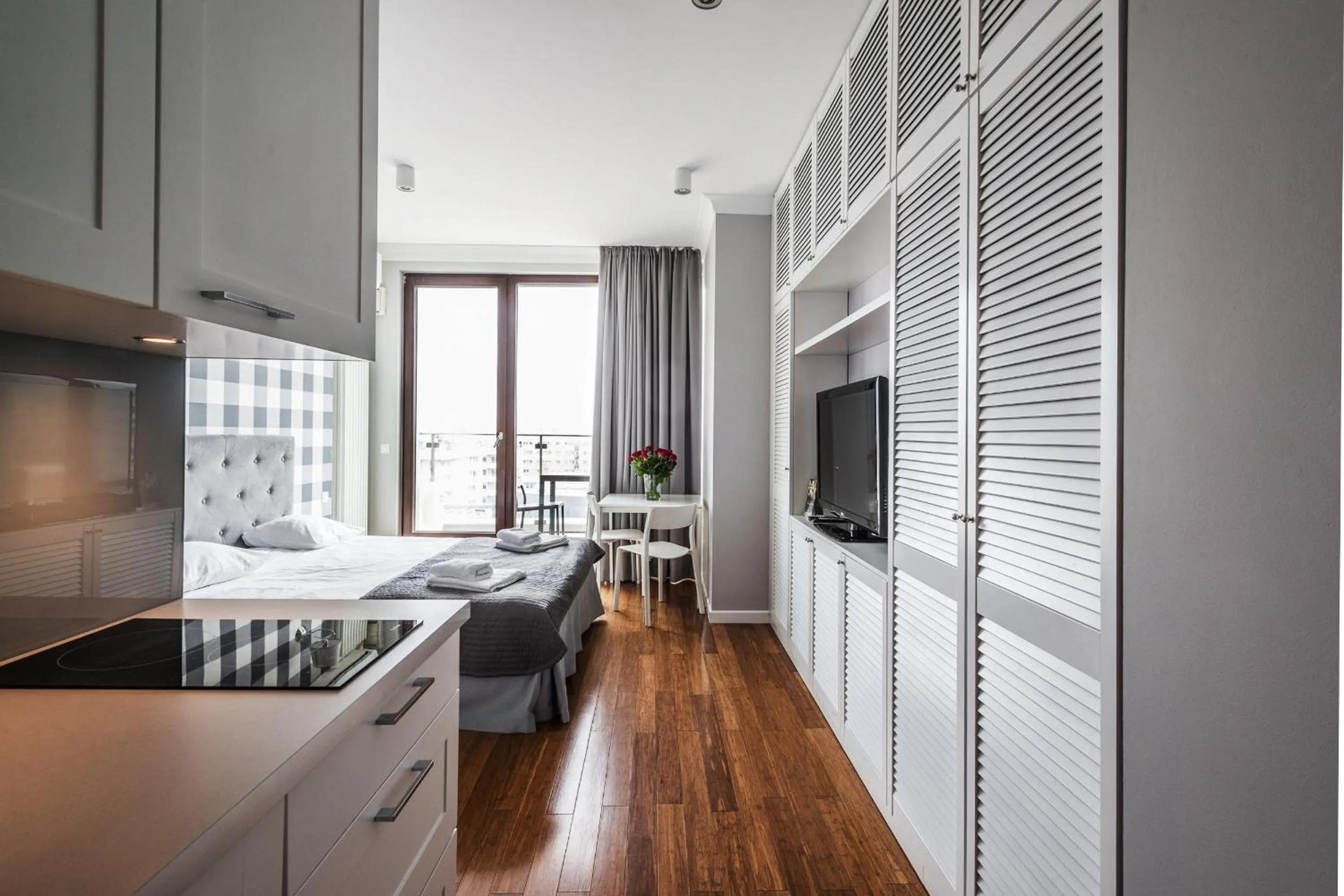 Photo of the whole room, Bed in Triton Park Apartments