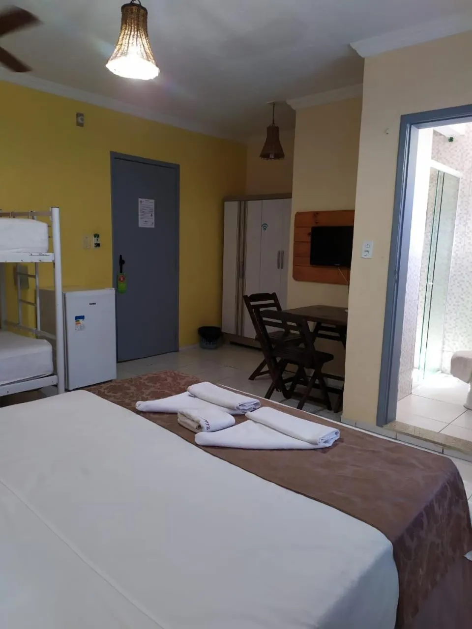 Photo of the whole room, Bed in Maré Praia Hotel