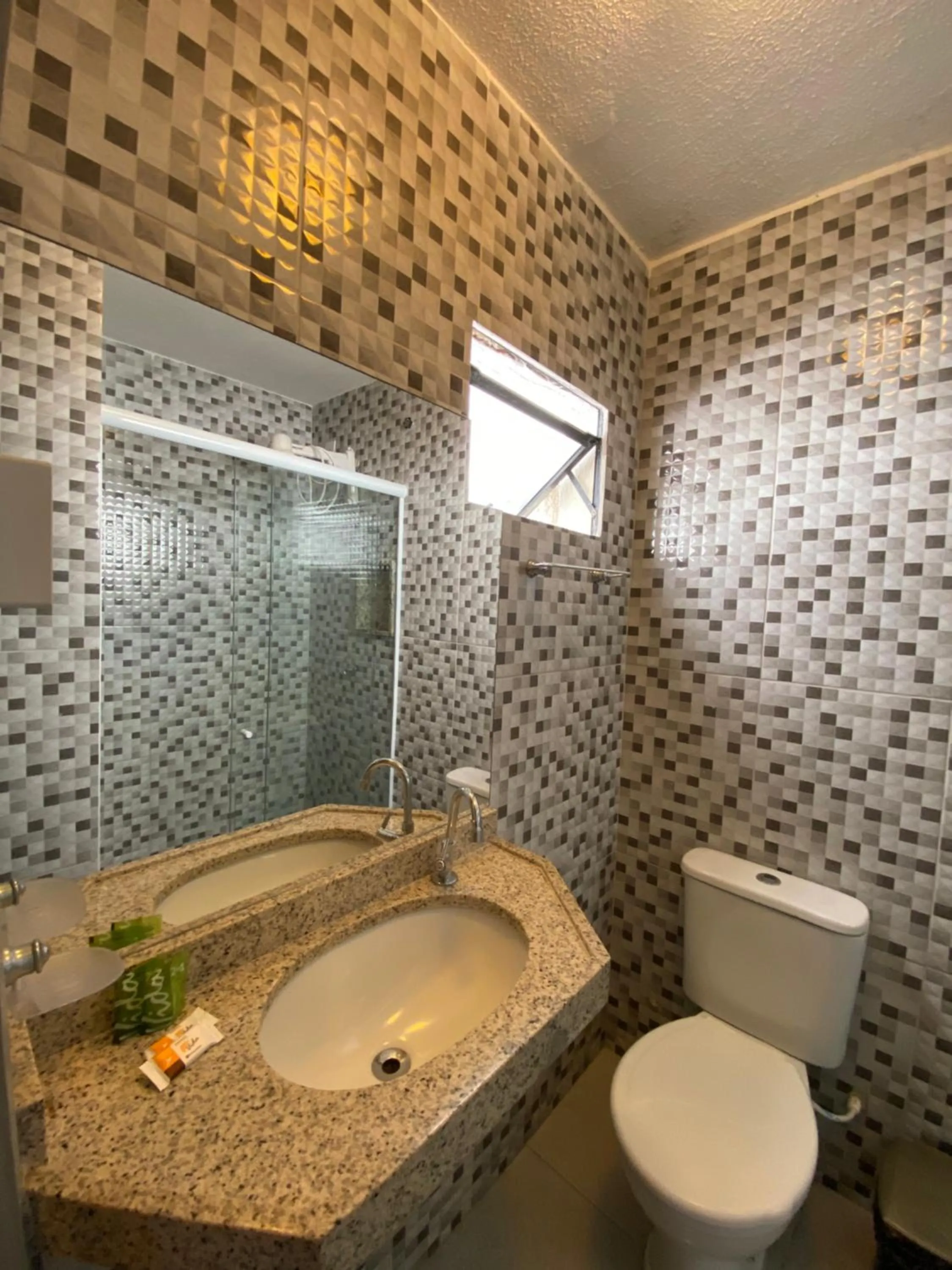 Bathroom in Maré Praia Hotel