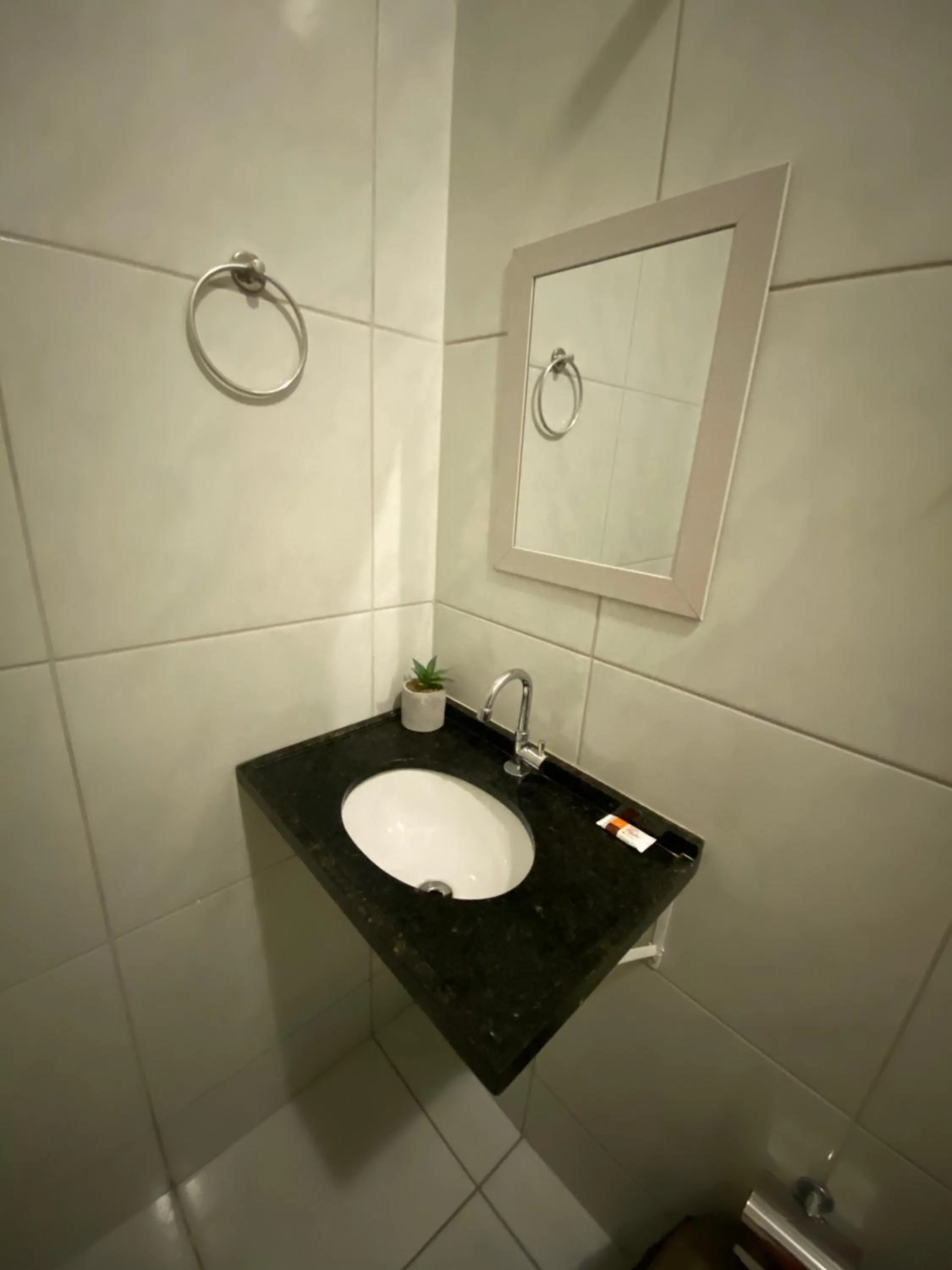 Shower in Maré Praia Hotel