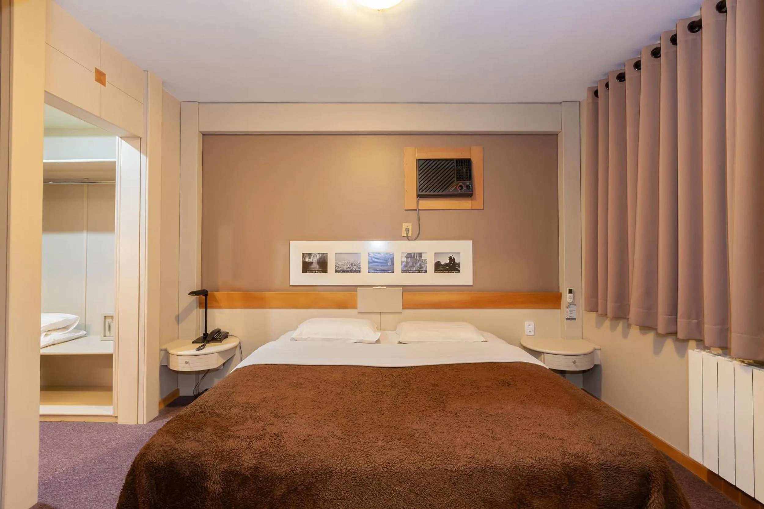 Bed in Tri Hotel & Flat Caxias