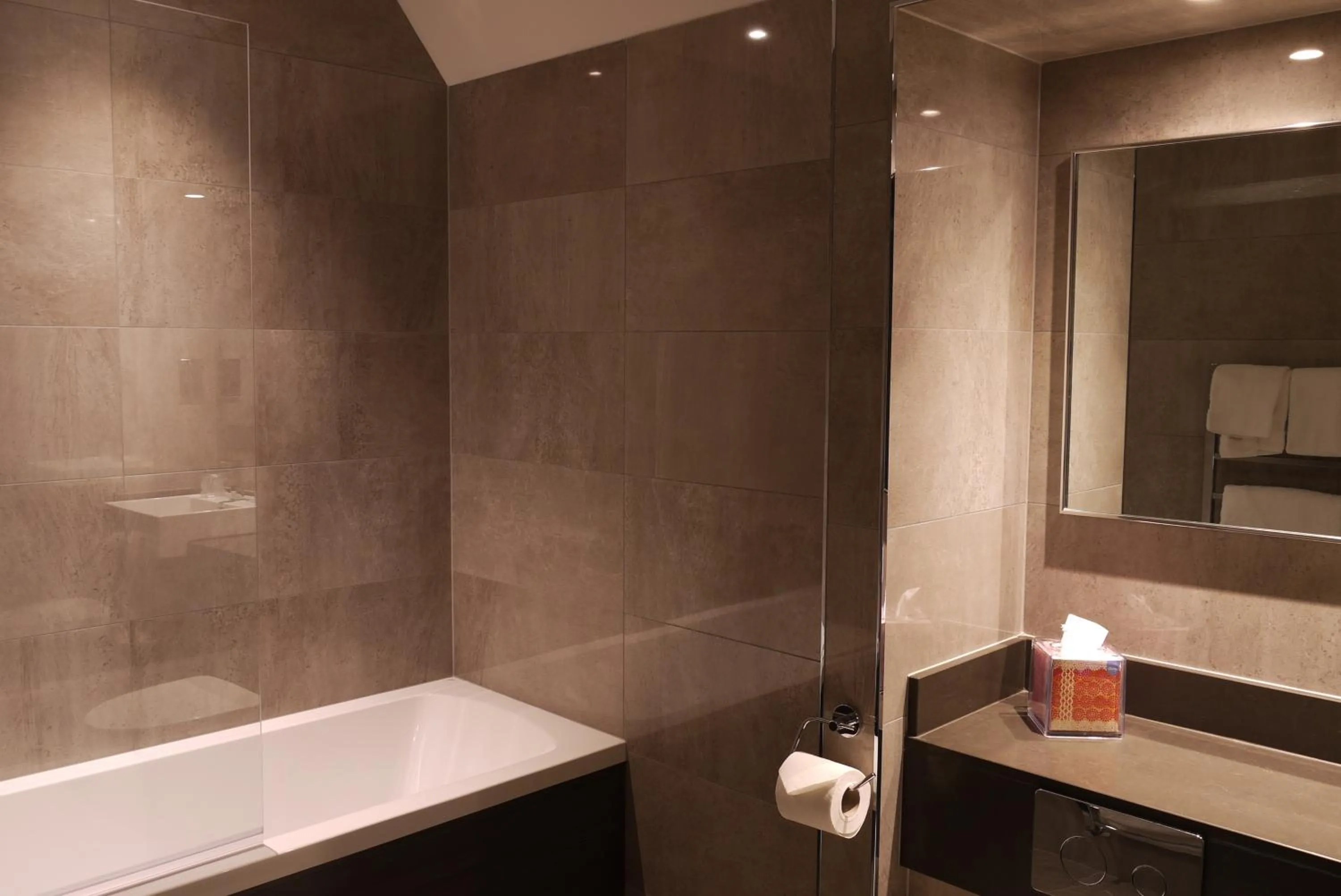 Bathroom in Hetland Hall Hotel