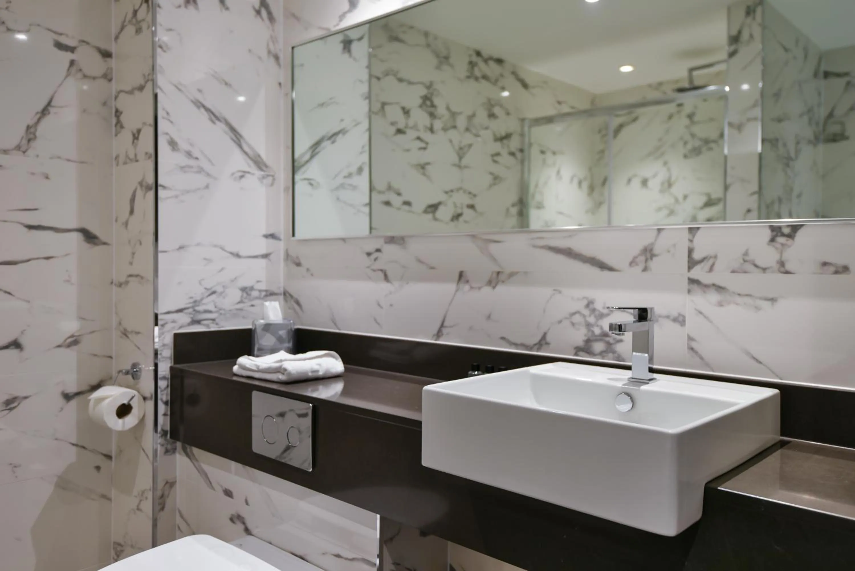 Bathroom in Hetland Hall Hotel