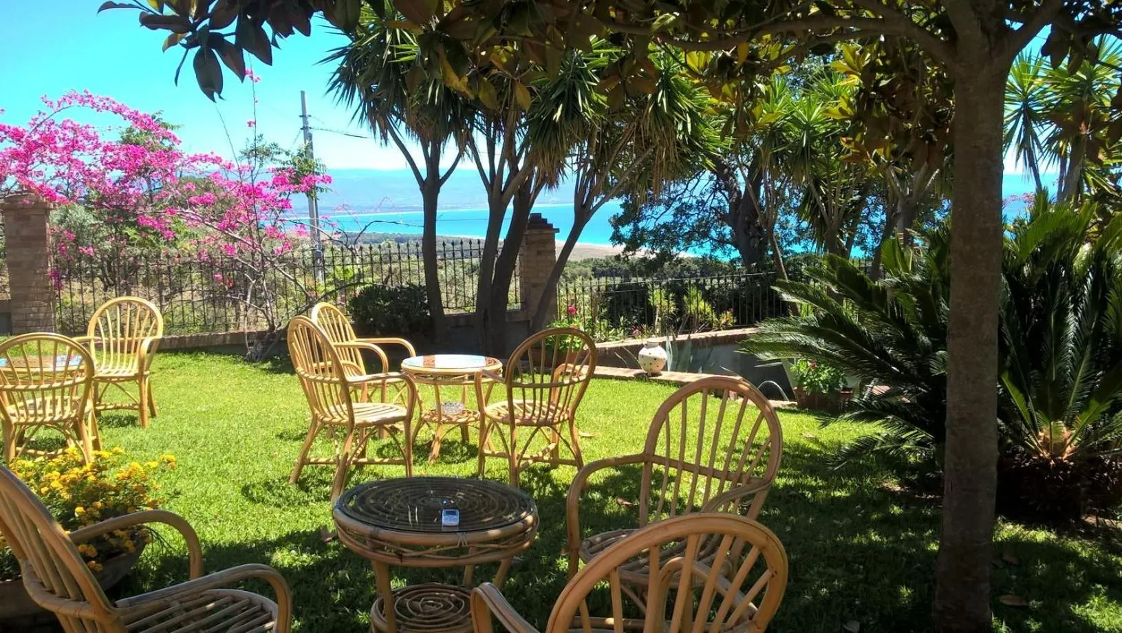 Garden in Villa Amalia Srls