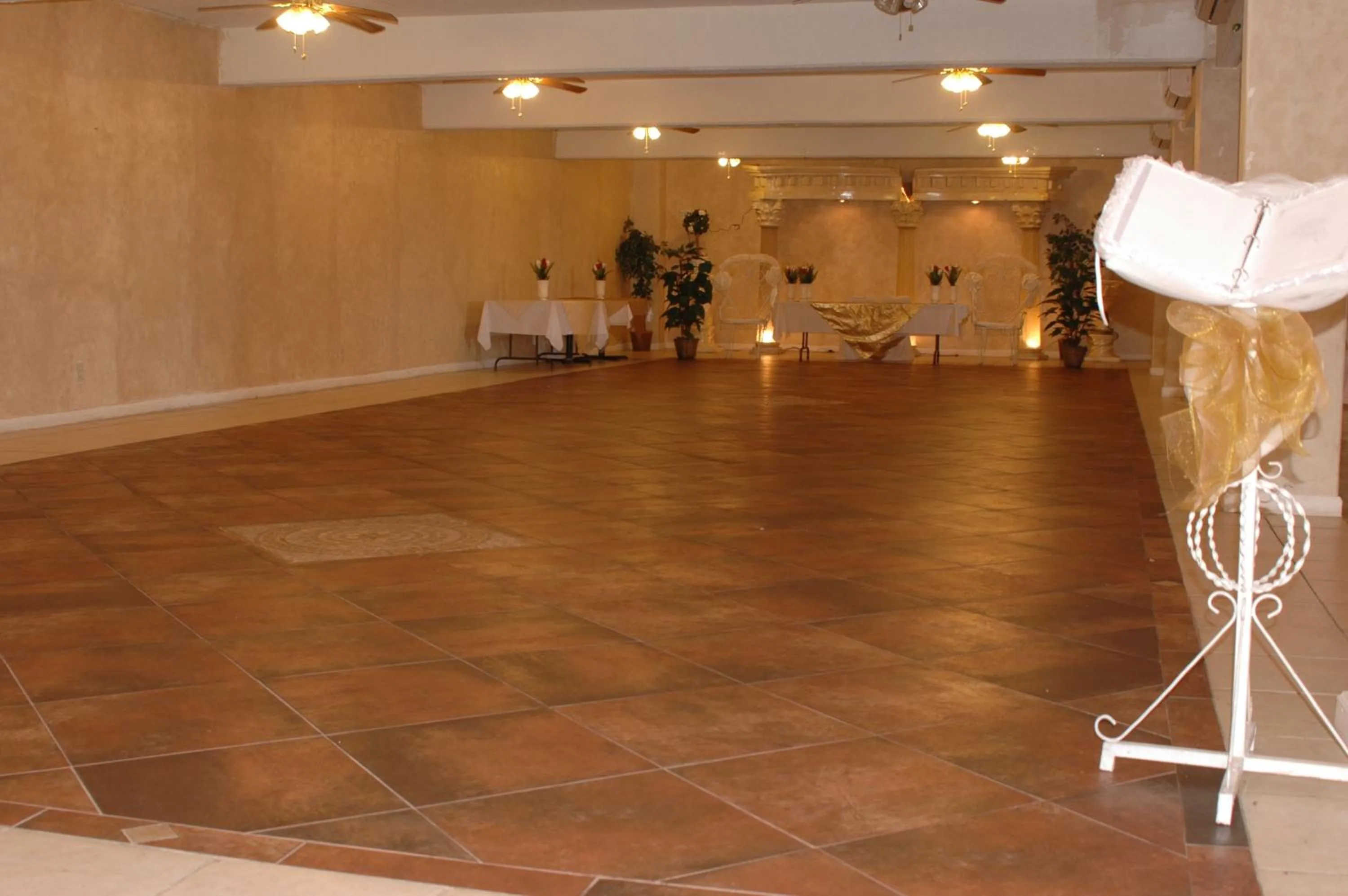 Banquet/Function facilities in Western Inn