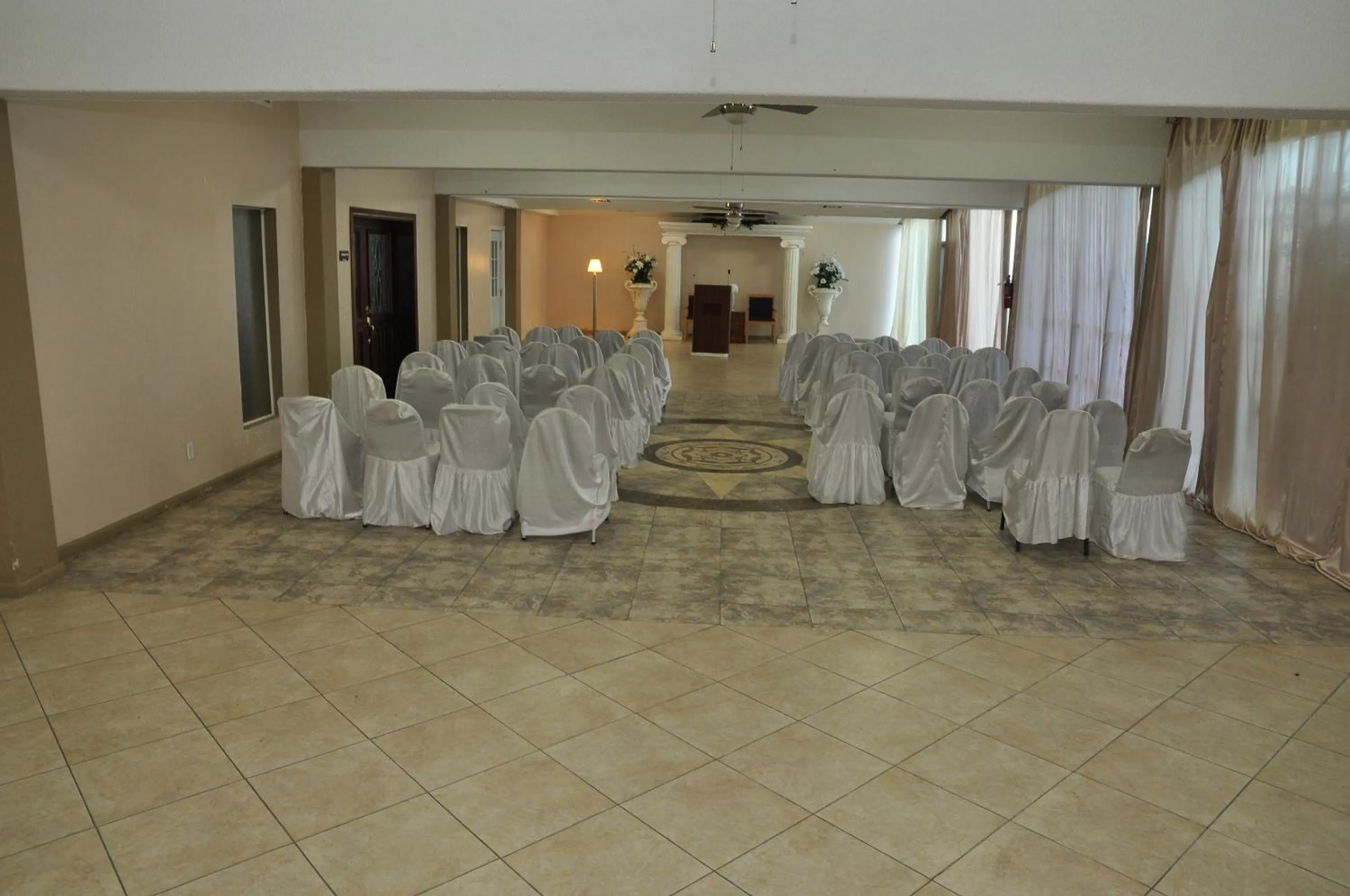 Business facilities in Western Inn