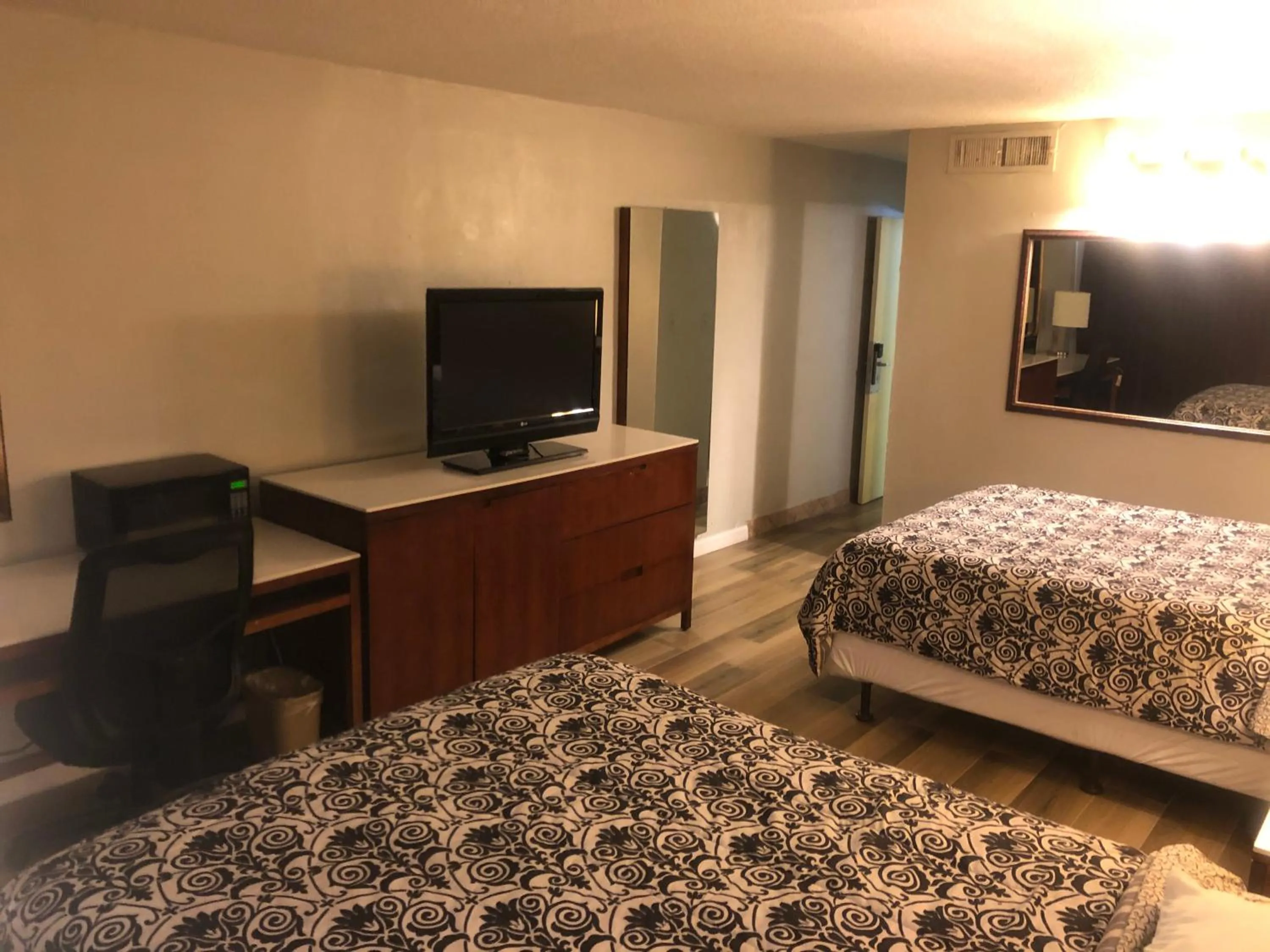 TV and multimedia, Bed in Western Inn