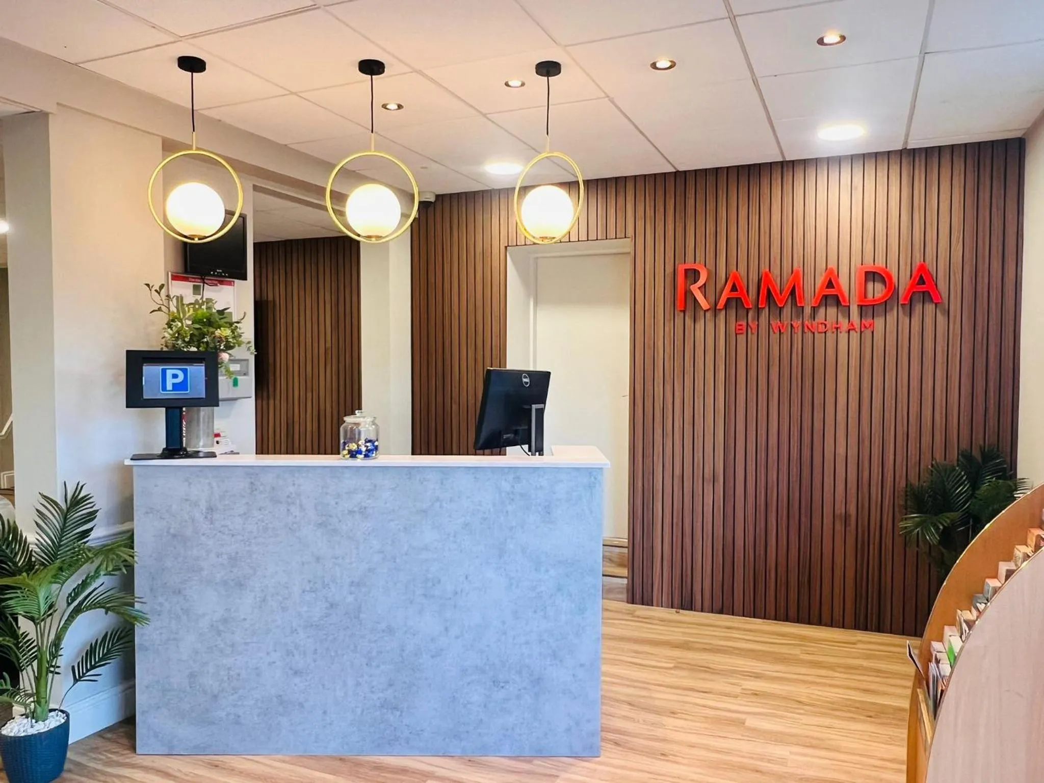Lobby or reception in Ramada by Wyndham Cheltenham
