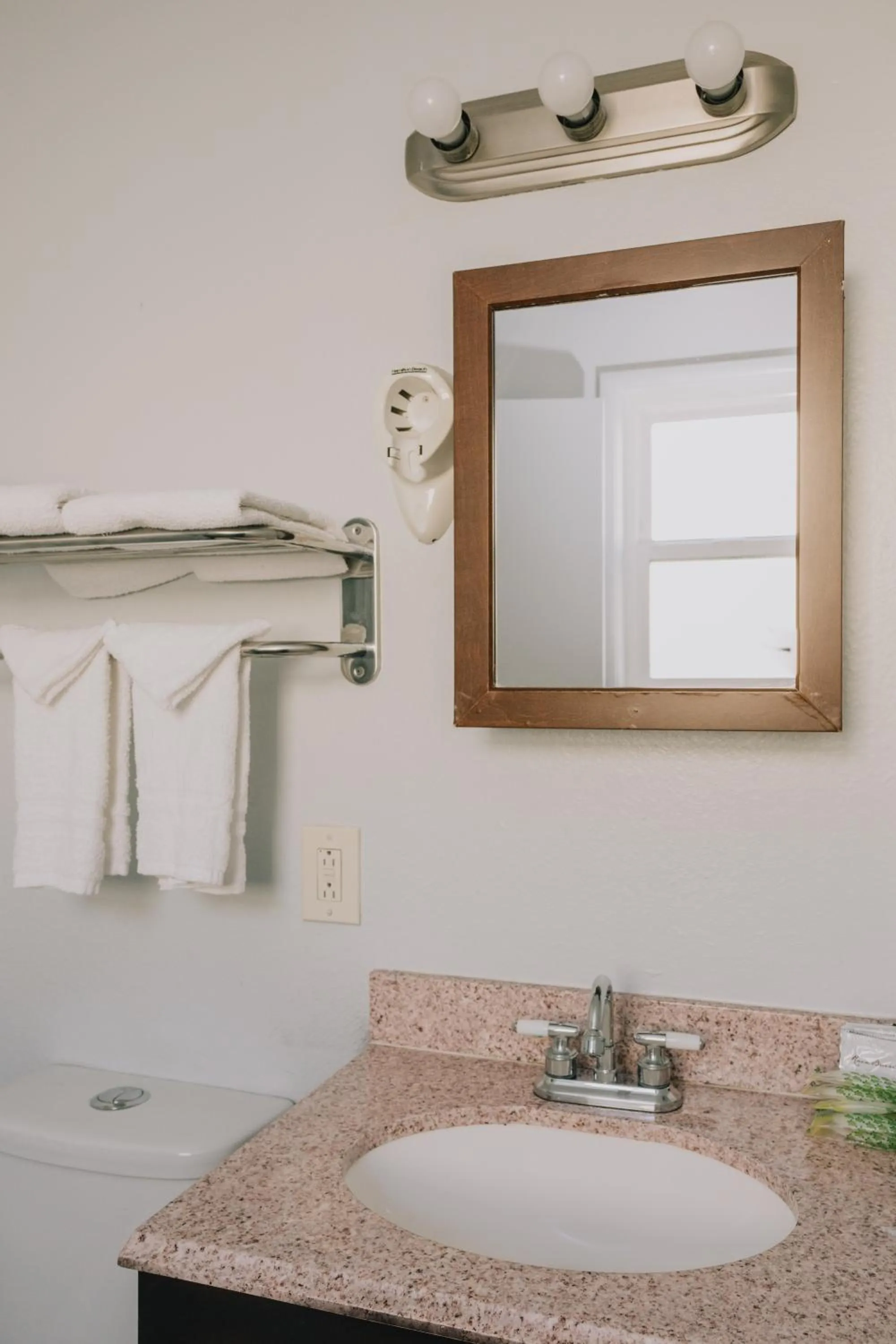 Bathroom in La Hacienda Motel