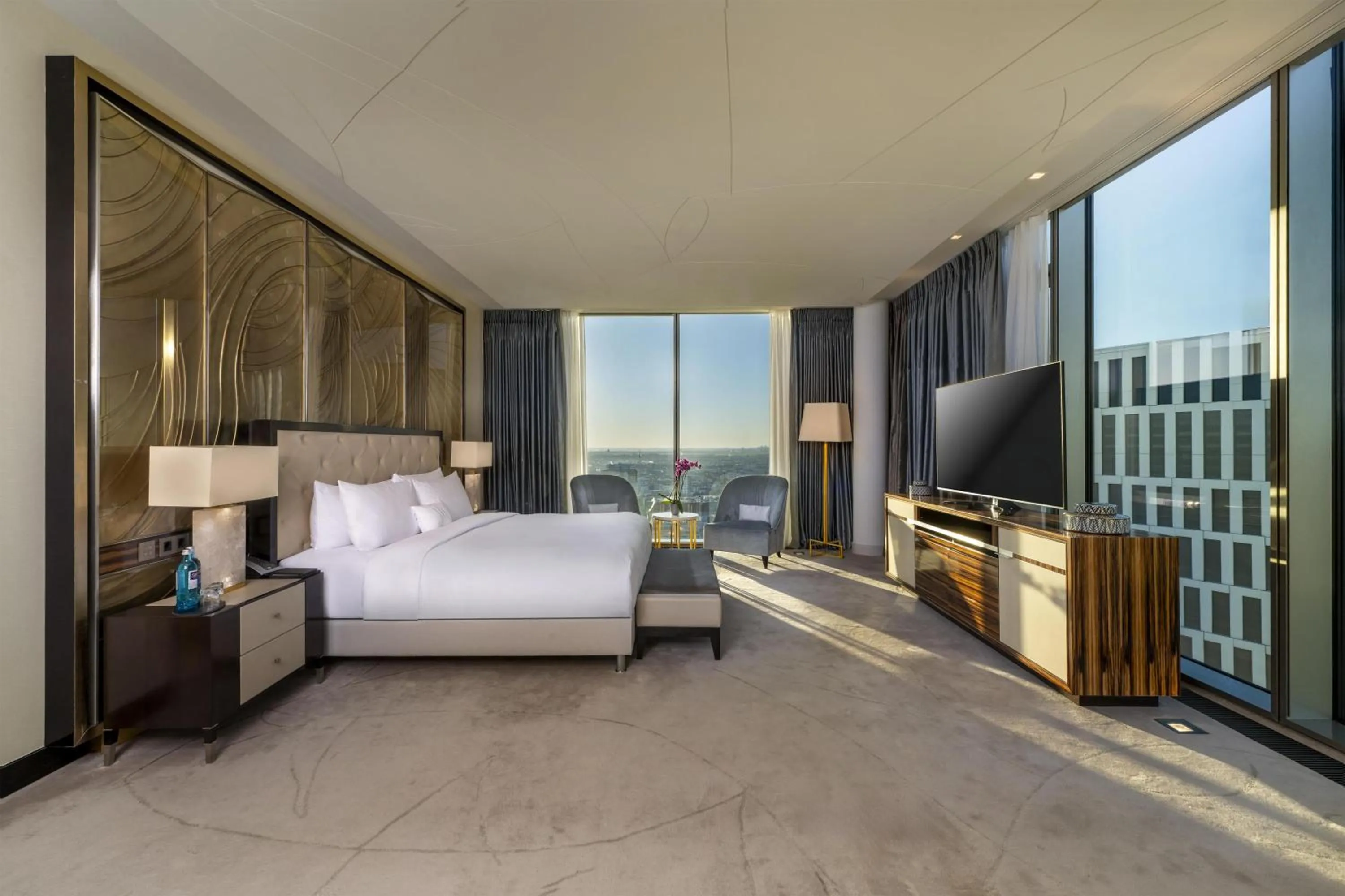 Bed in Waldorf Astoria Berlin