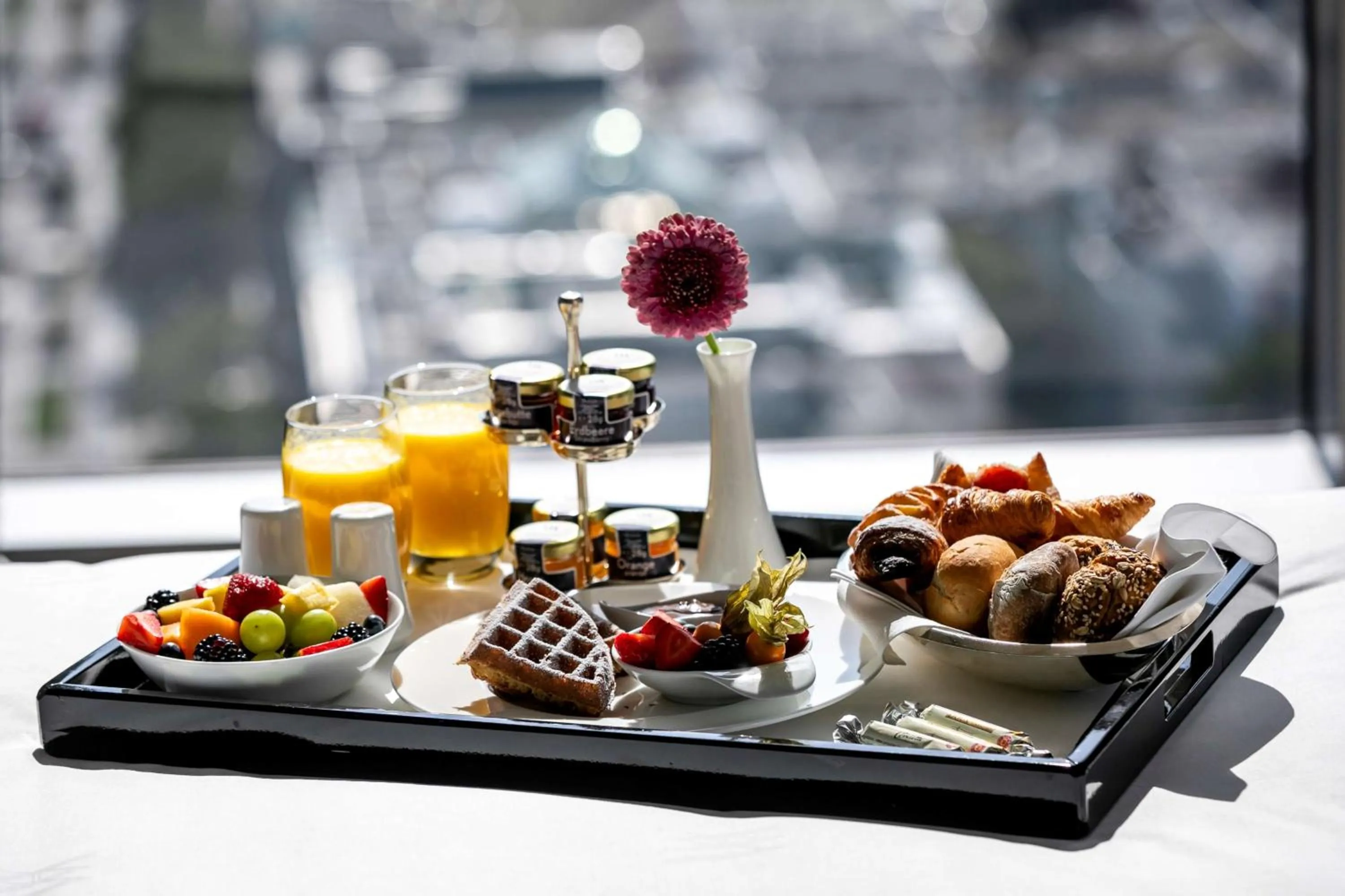 Photo of the whole room in Waldorf Astoria Berlin