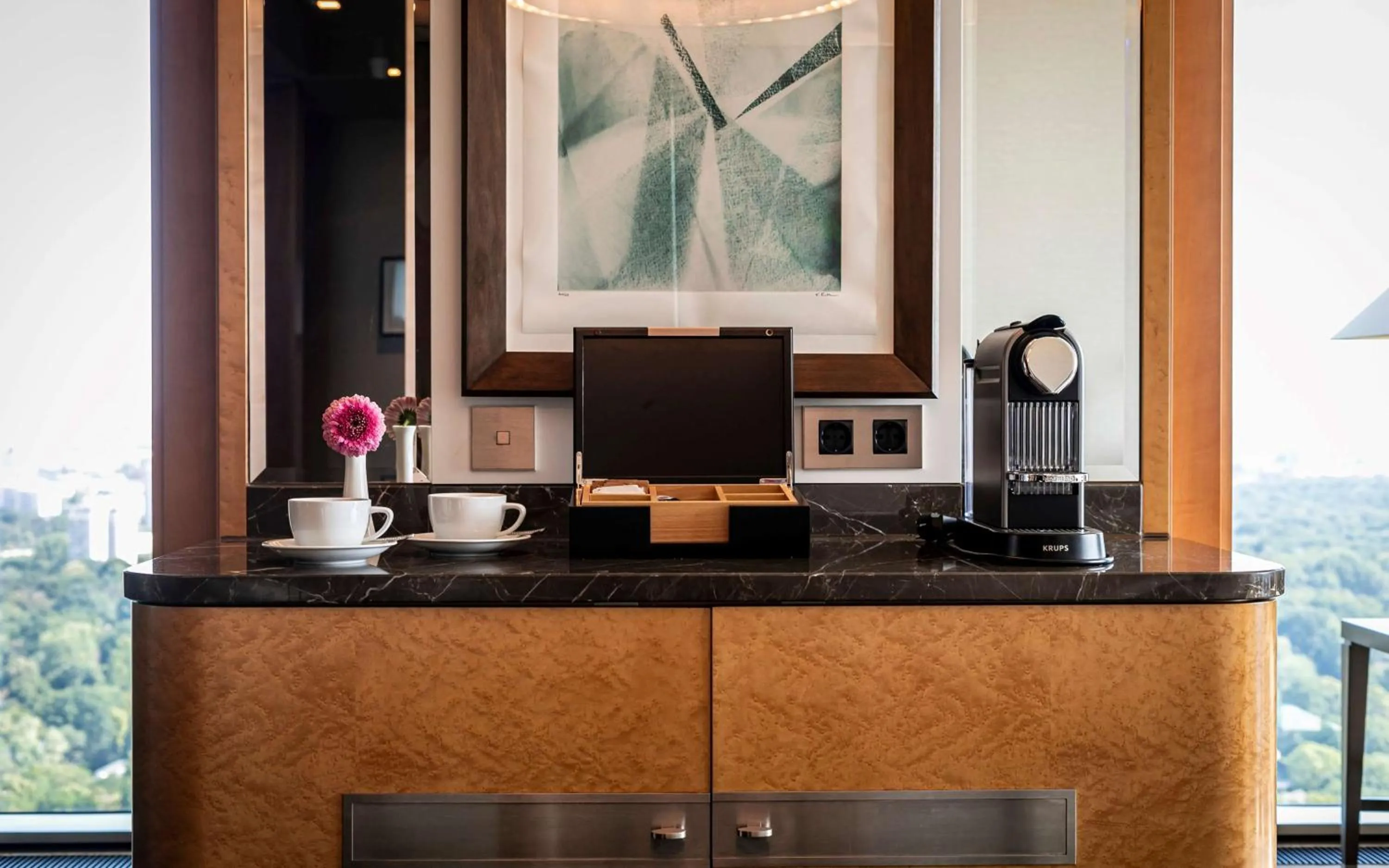 Photo of the whole room in Waldorf Astoria Berlin