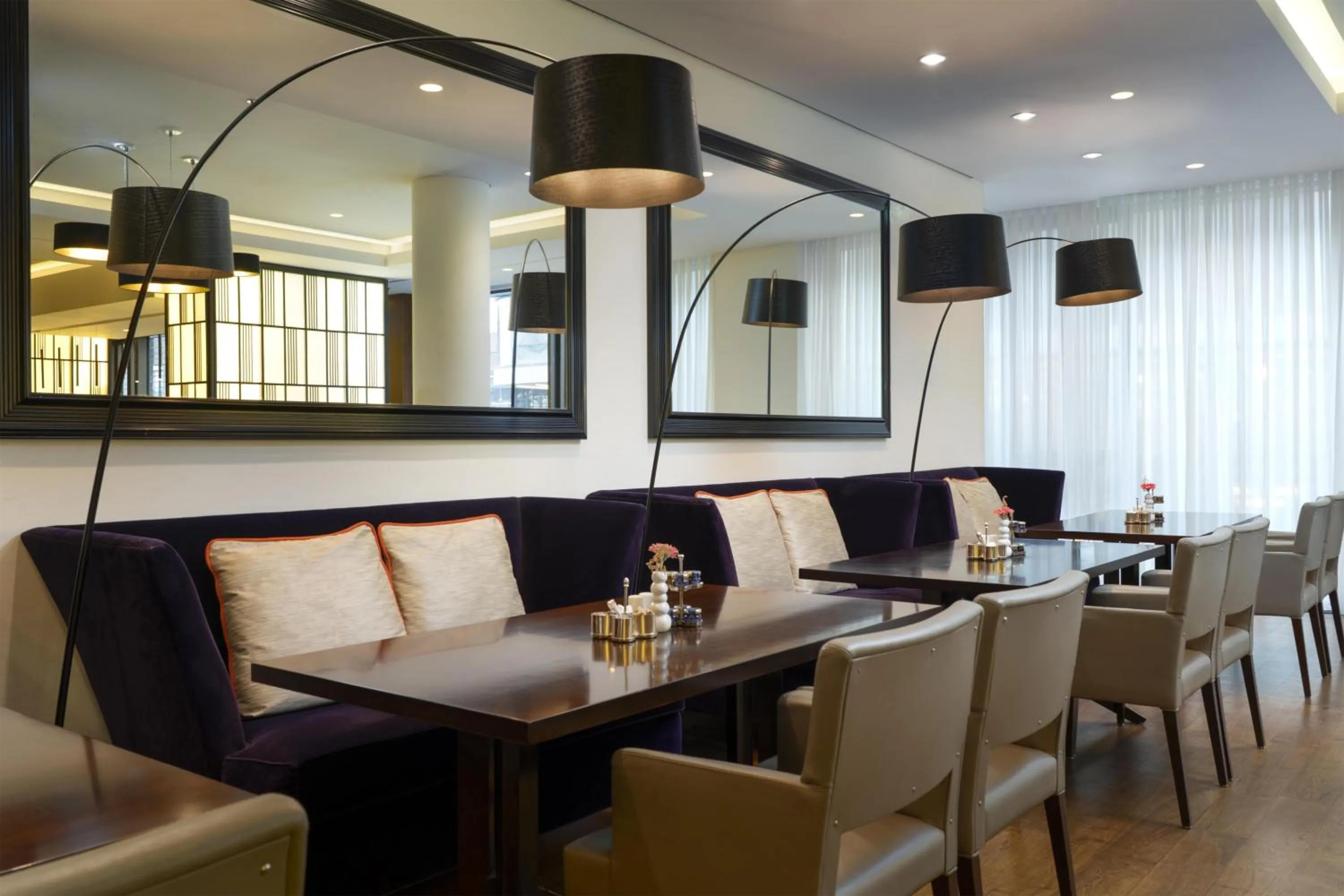 Restaurant/places to eat in Waldorf Astoria Berlin