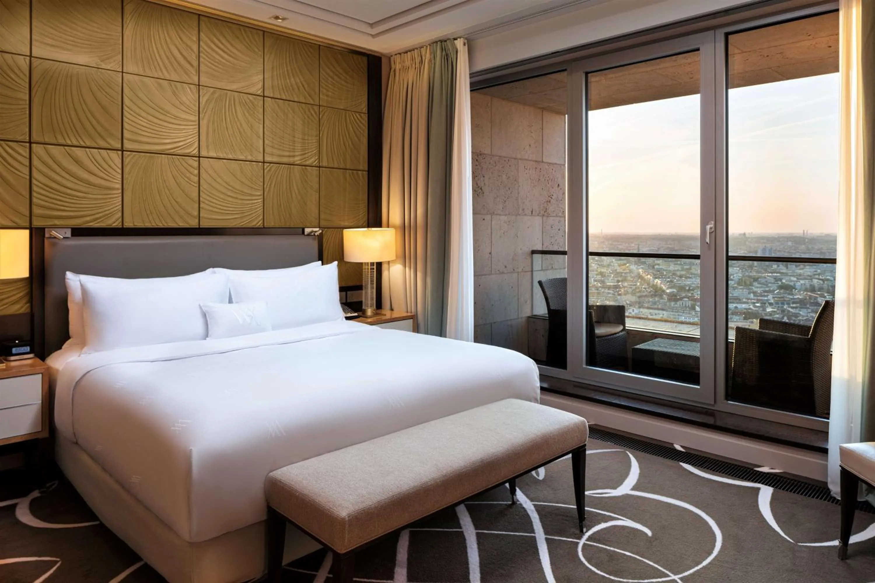 Bed in Waldorf Astoria Berlin