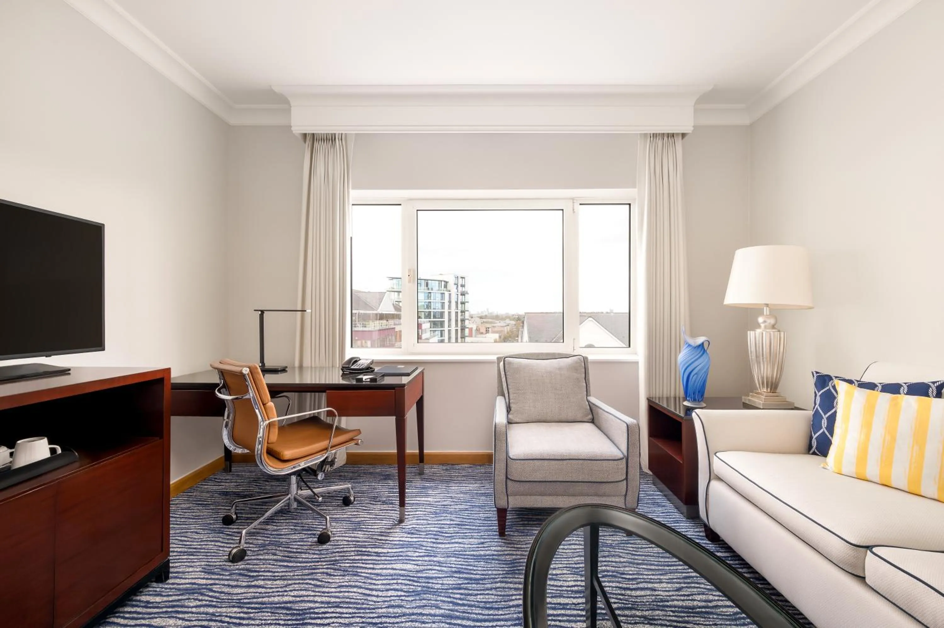 Living room, Bed in The Chelsea Harbour Hotel and Spa